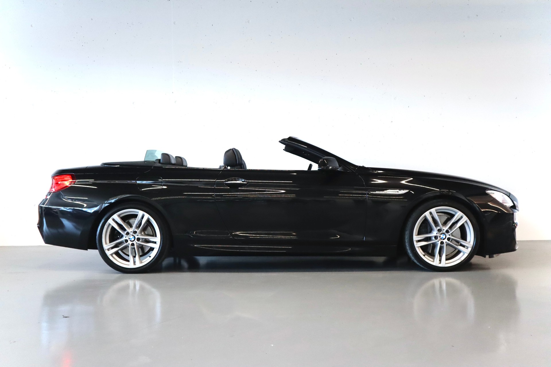 BMW 650i Cabrio-image-6