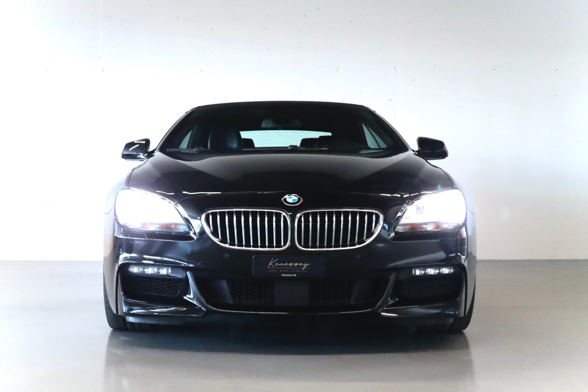 BMW 650i Cabrio-image-2