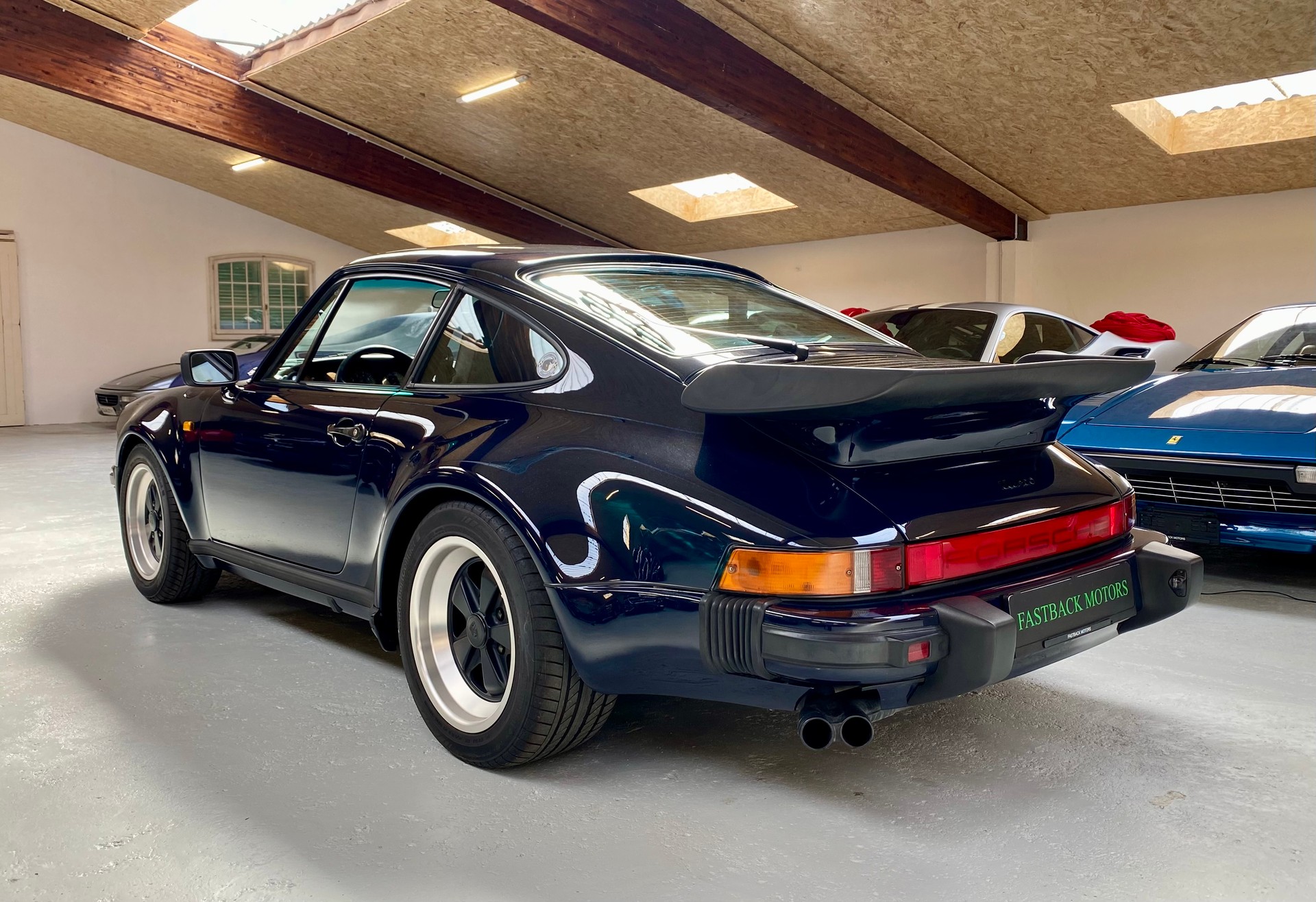 PORSCHE 930 turbo 3.3-image-2