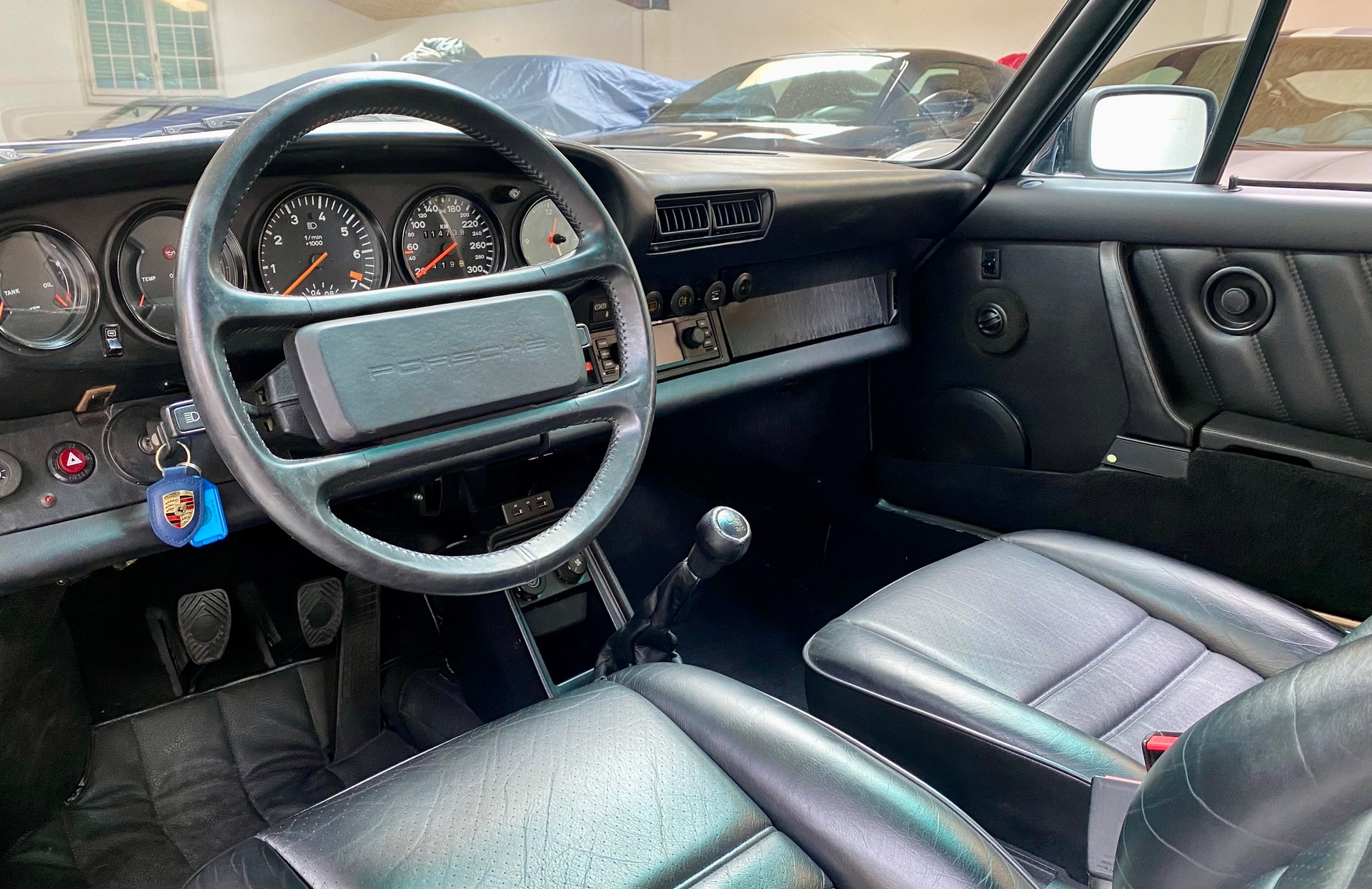 PORSCHE 930 turbo 3.3-image-6
