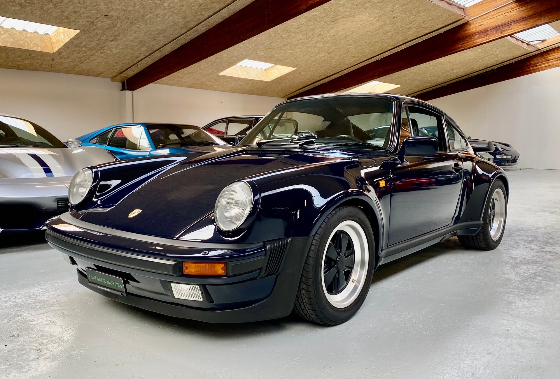 PORSCHE 930 turbo 3.3-image-0