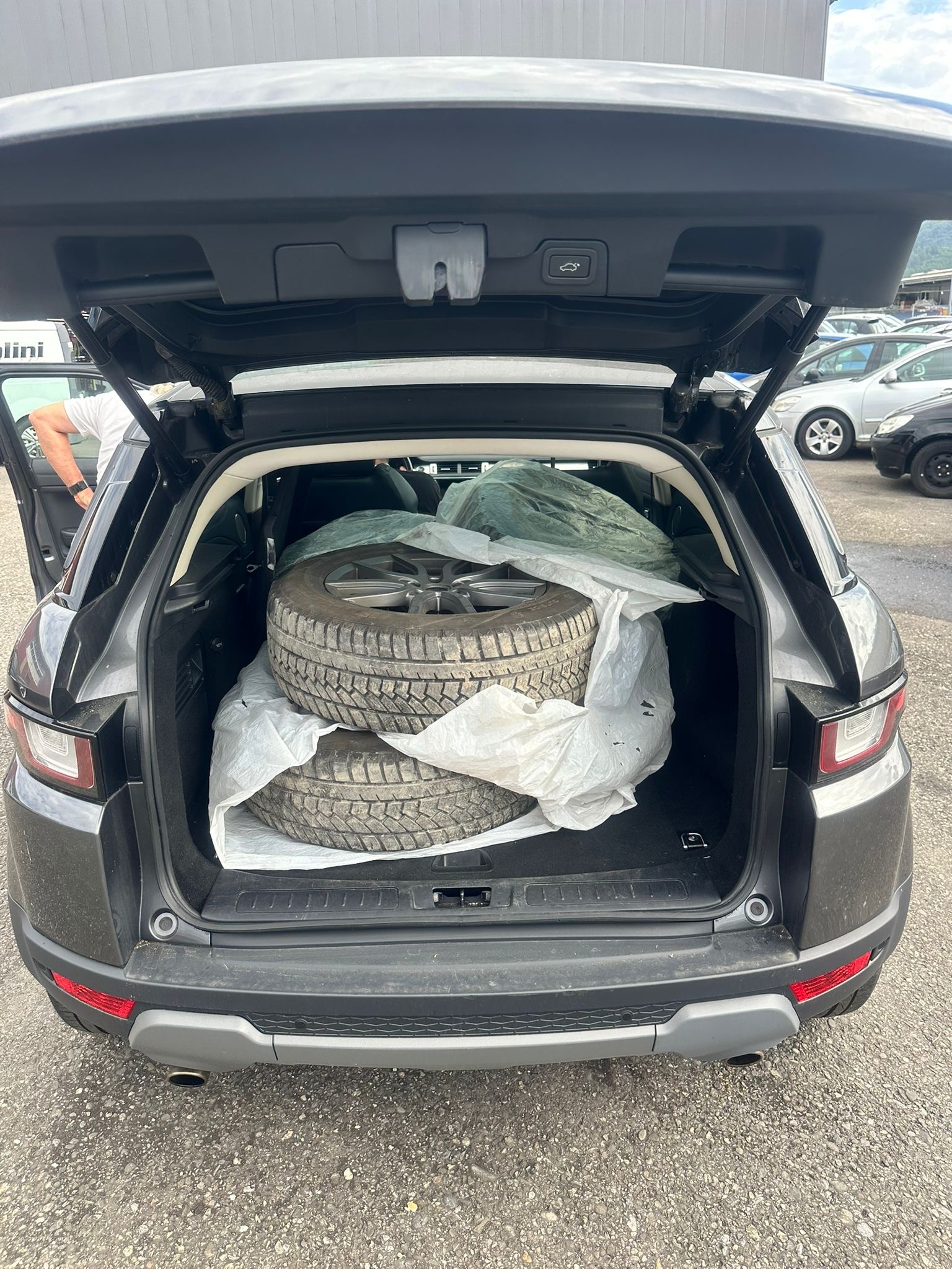 LAND ROVER Range Rover Evoque 2.0 TD4 HSE Dynamic AT9-image-11