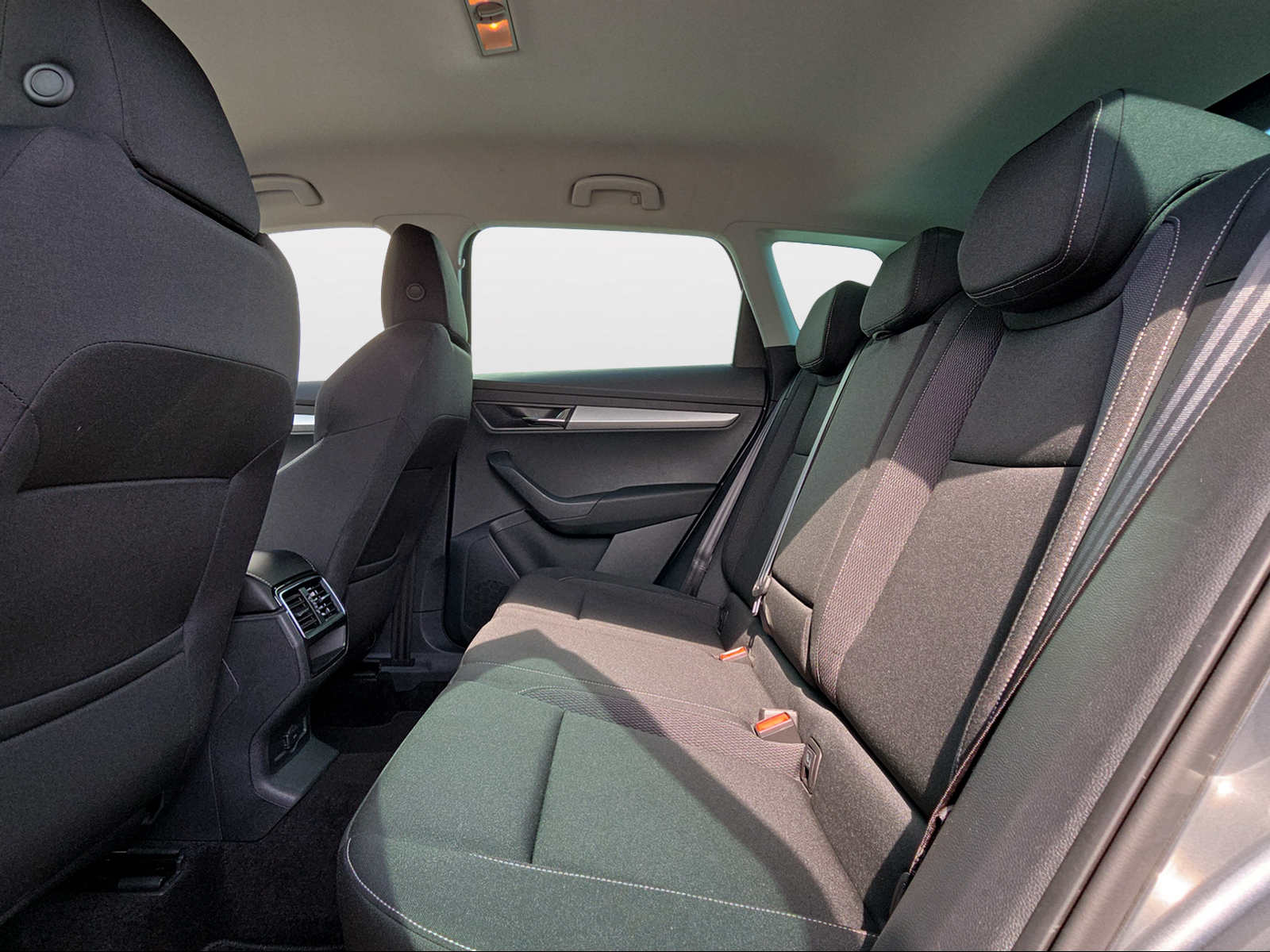 SKODA Karoq 2.0 TDI CR Ambition 4x4 DSG-image-10