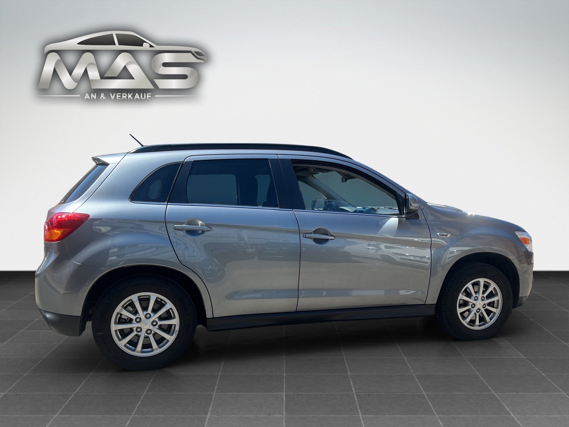 MITSUBISHI ASX 2.2 DID Navigator 4WD Automatic-image-6