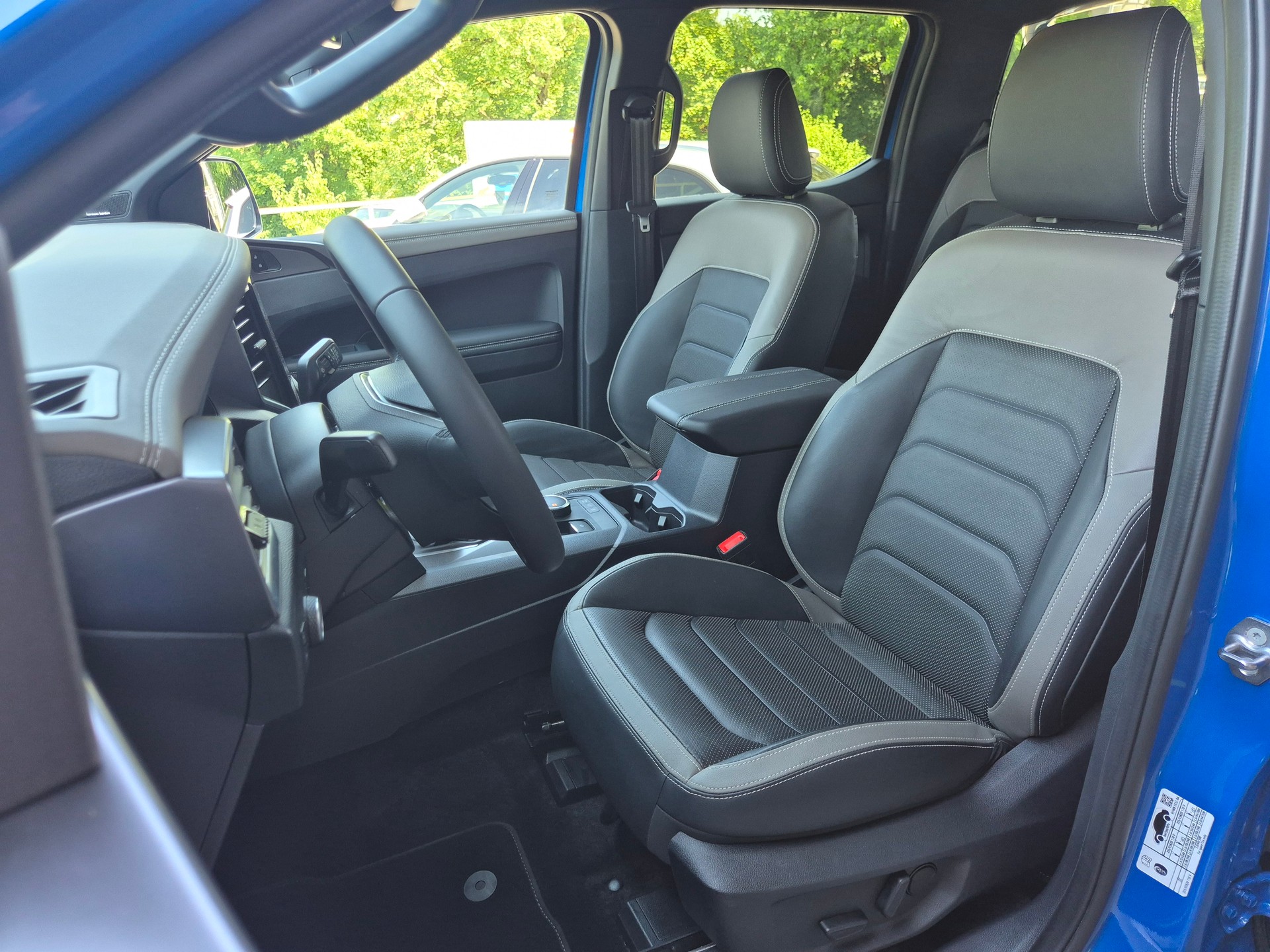 VW Amarok 3.0TDI Aventura Winter 1-image-11