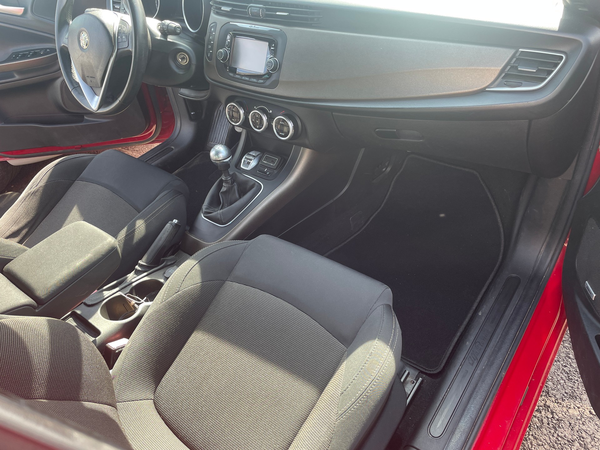 ALFA ROMEO Giulietta 2.0 JTDM Sprint-image-12