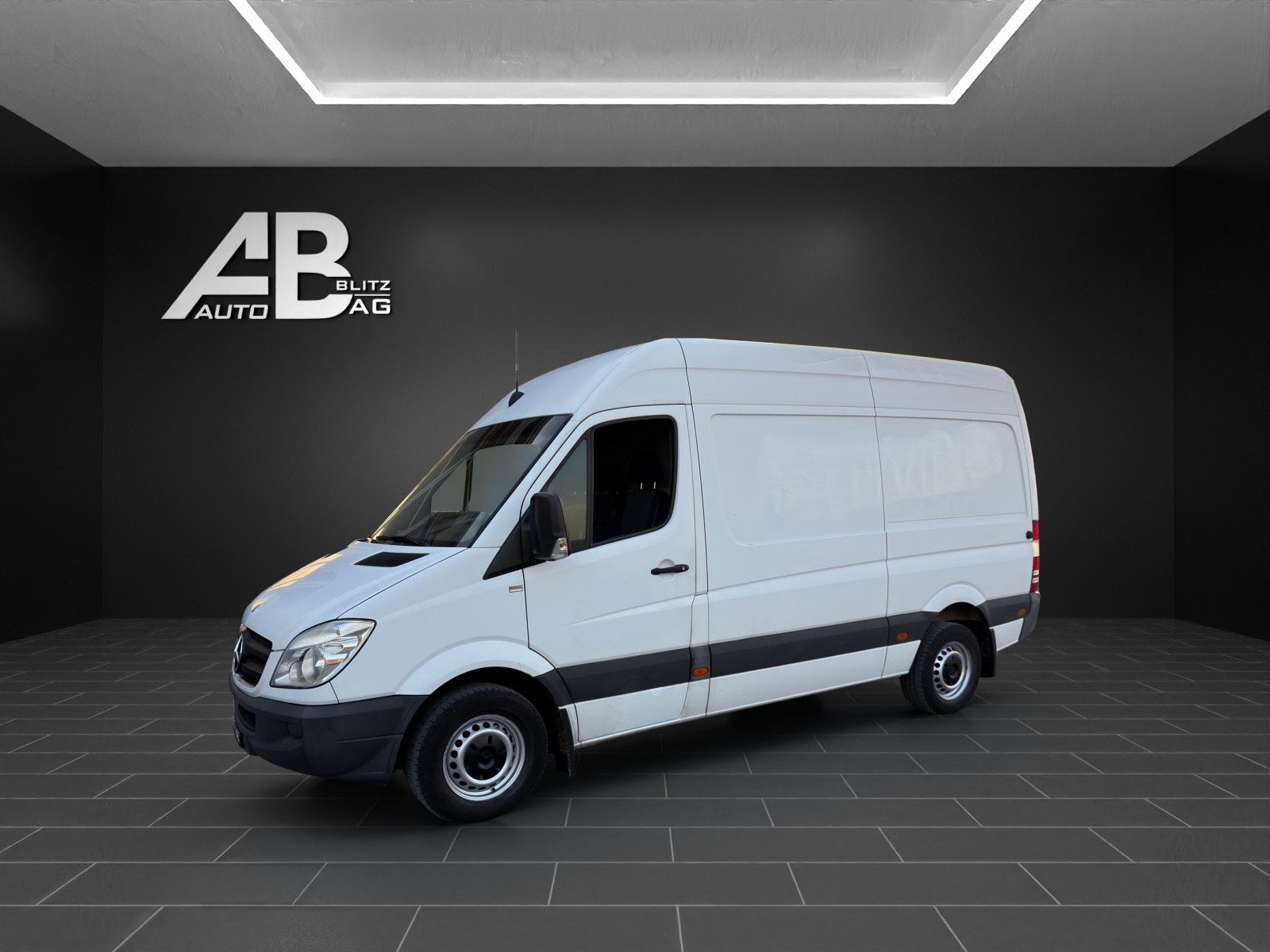 MERCEDES-BENZ Sprinter 316 CDI Standard mit 163 PS * Nutzlast 1110 Kg *-image-1