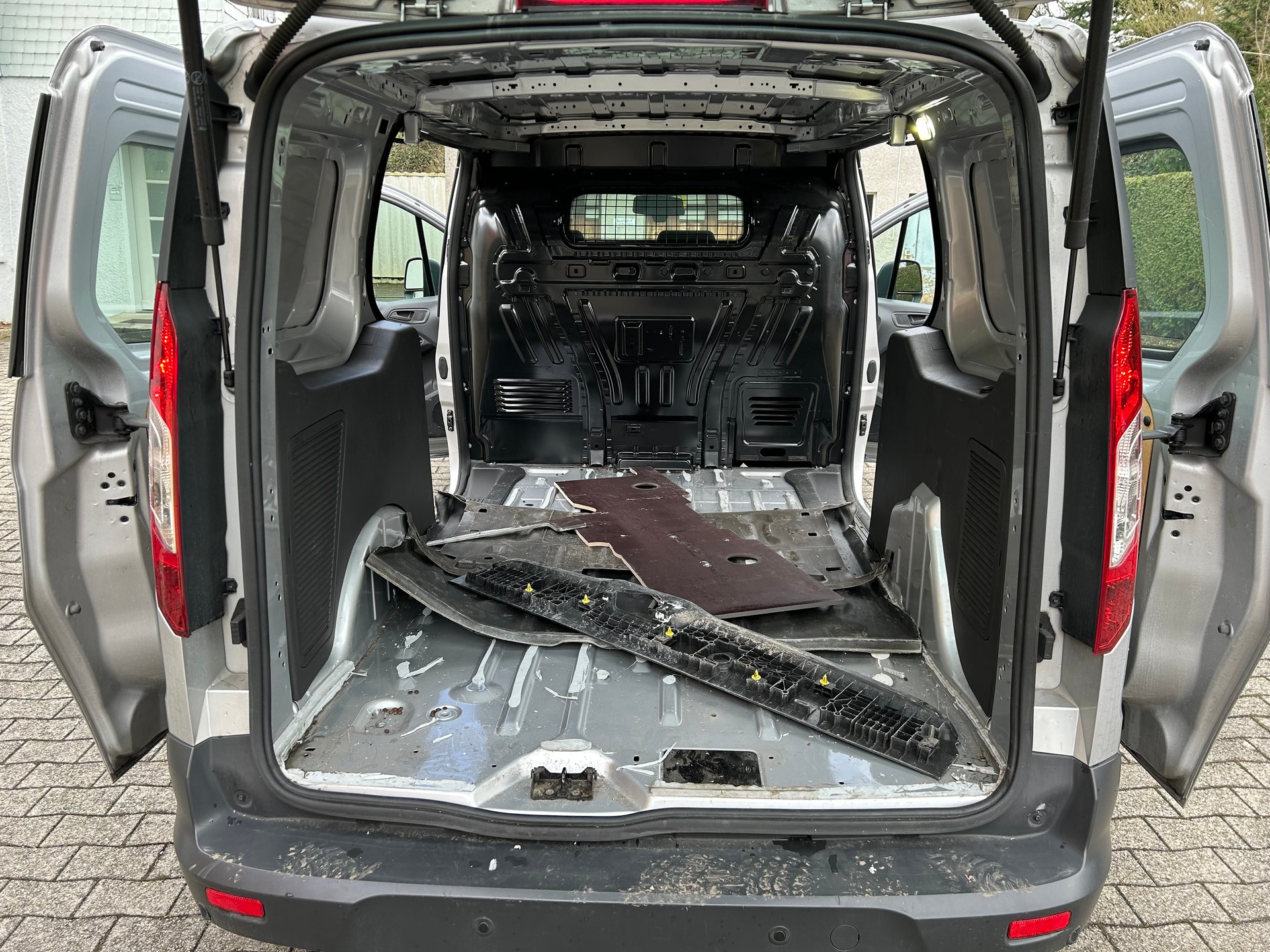 FORD Transit Connect Van T210 1.5 TDCi Ambiente A-image-9