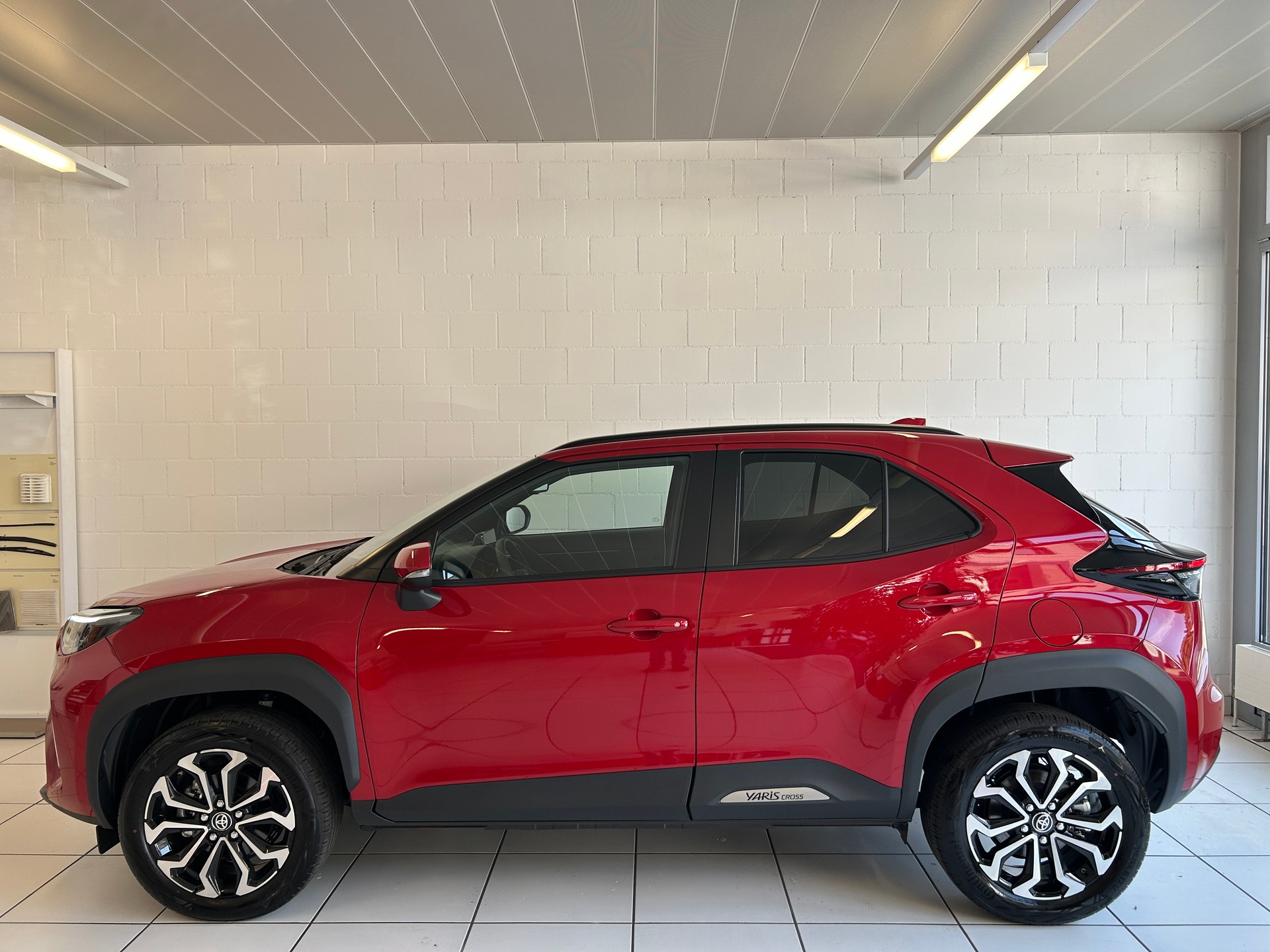 TOYOTA Yaris Cross 1.5 Trend AWDi e-CVT-image-1