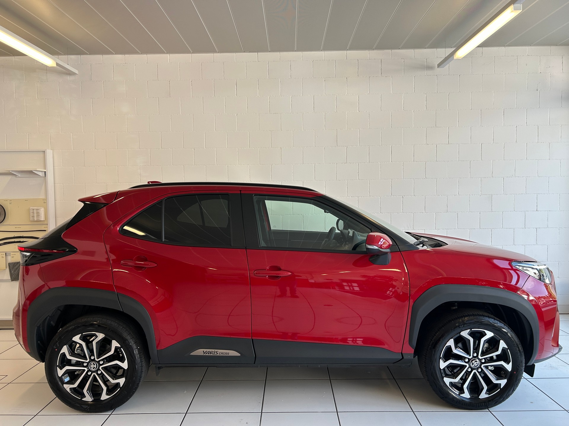 TOYOTA Yaris Cross 1.5 Trend AWDi e-CVT-image-4