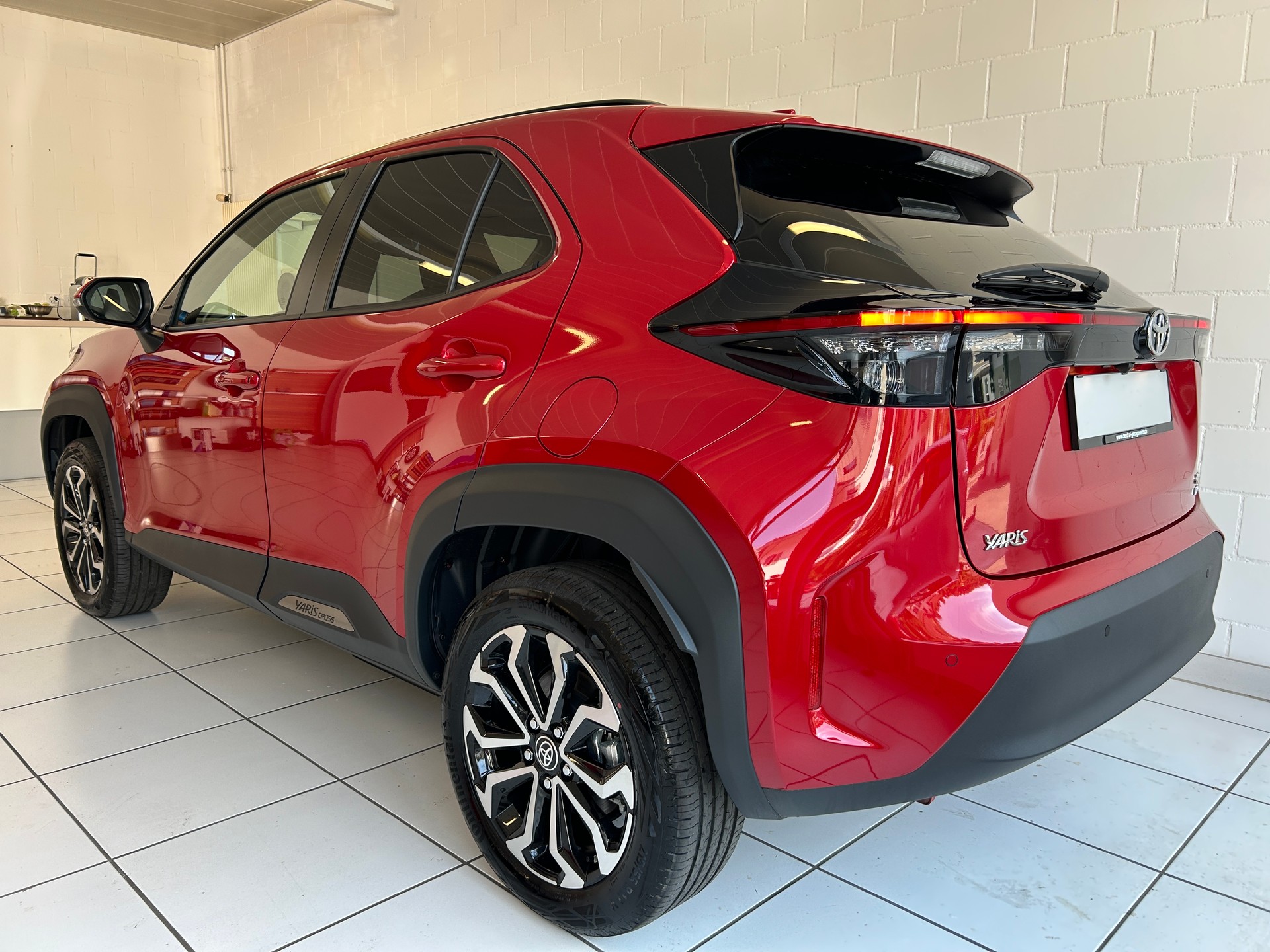 TOYOTA Yaris Cross 1.5 Trend AWDi e-CVT-image-2