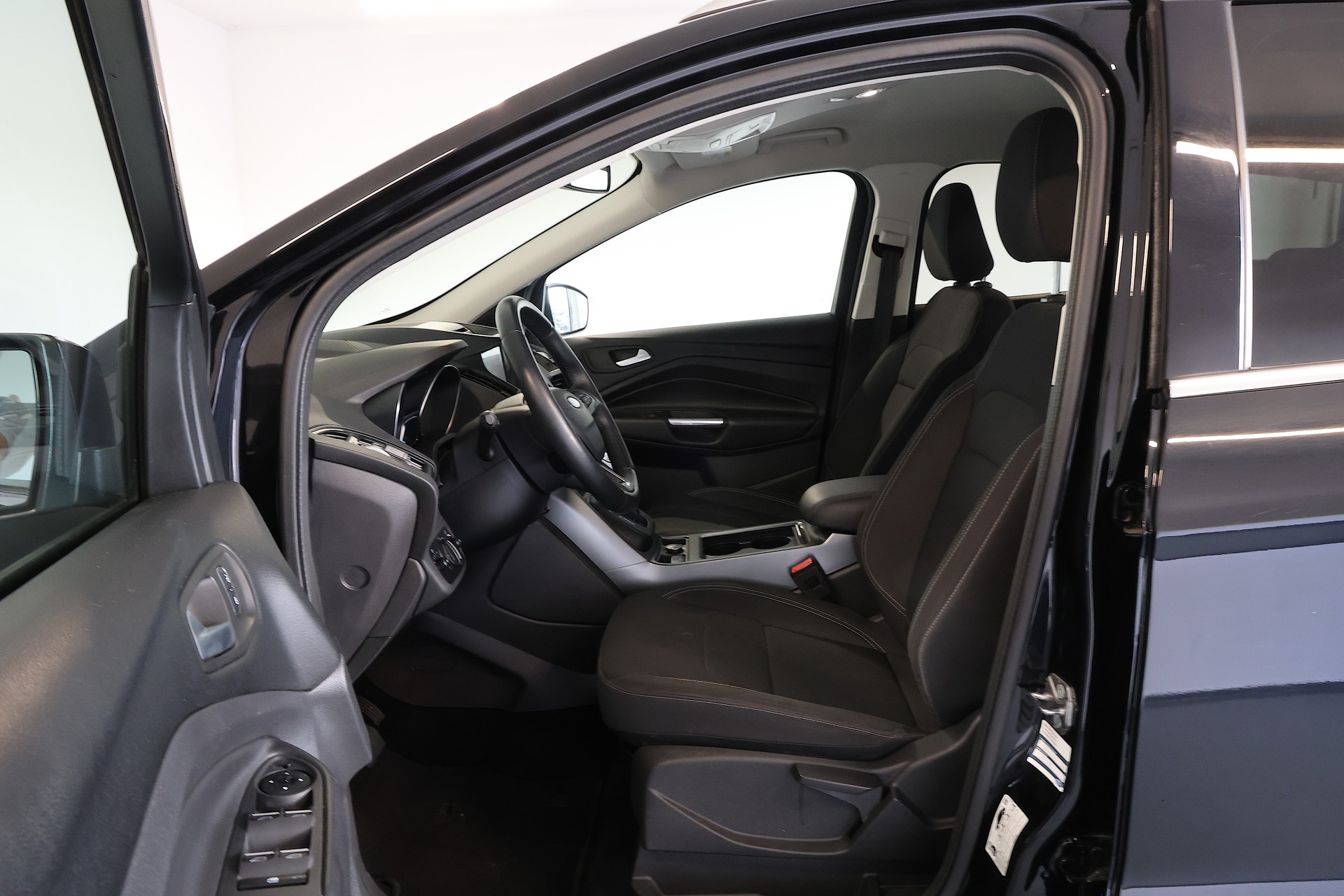 FORD Kuga 2.0 TDCi Trend+ 4WD PowerShift-image-5