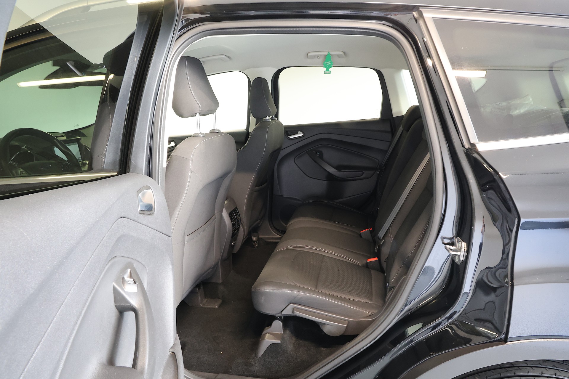 FORD Kuga 2.0 TDCi Trend+ 4WD PowerShift-image-14
