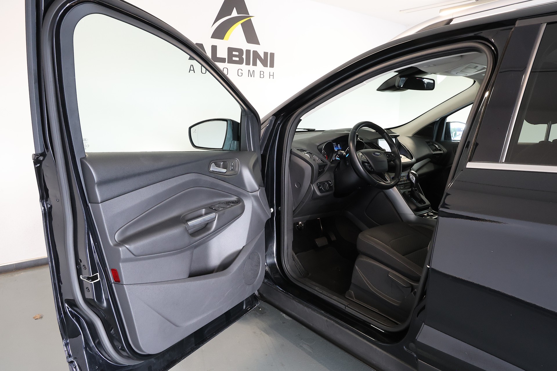 FORD Kuga 2.0 TDCi Trend+ 4WD PowerShift-image-4