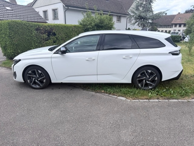 PEUGEOT 308 SW 1.5 BlueHDI Active Pack EAT8-image-2