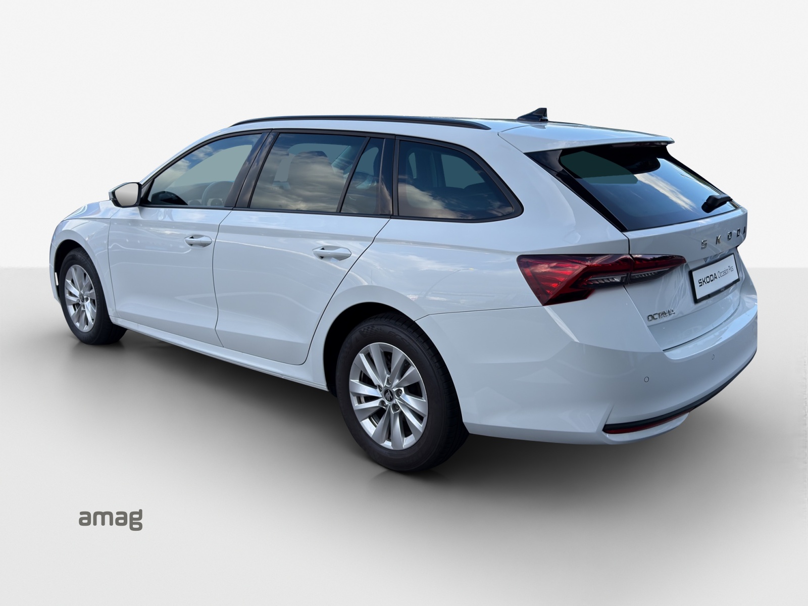 SKODA Octavia Combi 1.5 TSI mHEV DSG Dynamic-image-2