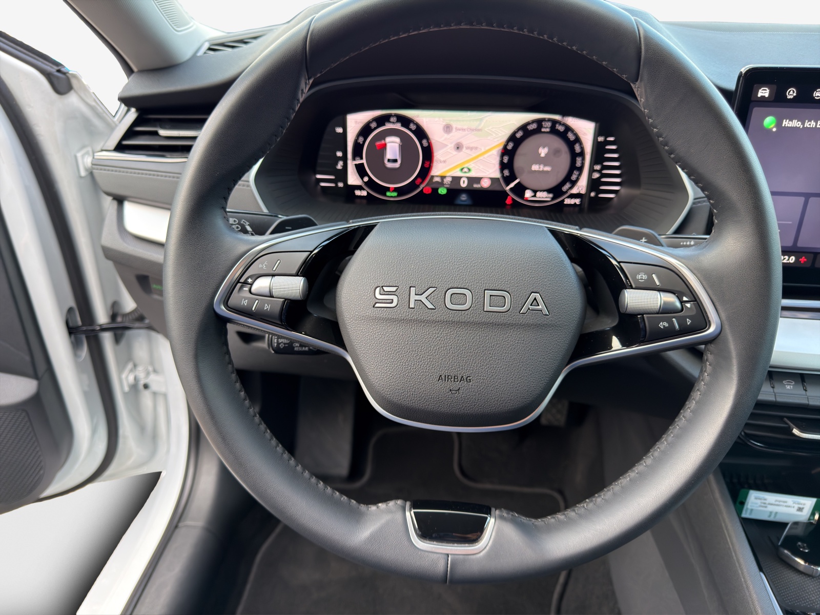 SKODA Octavia Combi 1.5 TSI mHEV DSG Dynamic-image-9