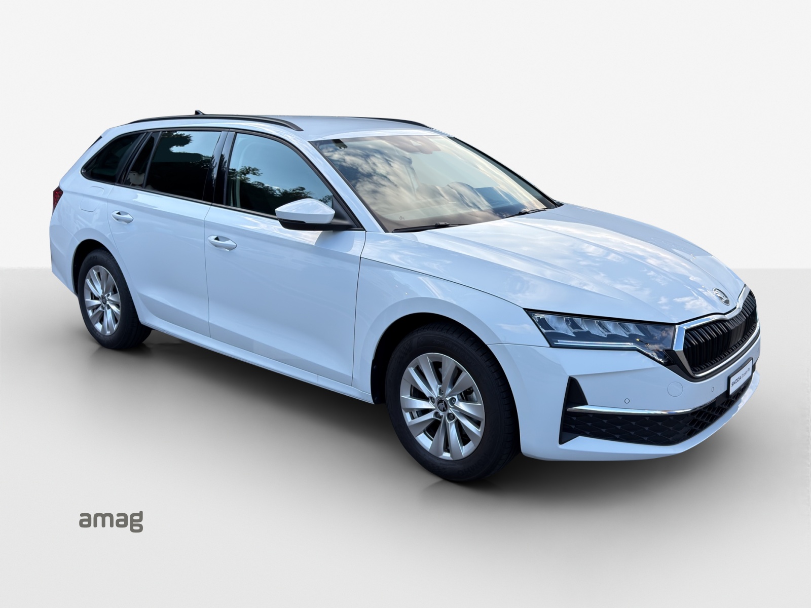 SKODA Octavia Combi 1.5 TSI mHEV DSG Dynamic-image-5