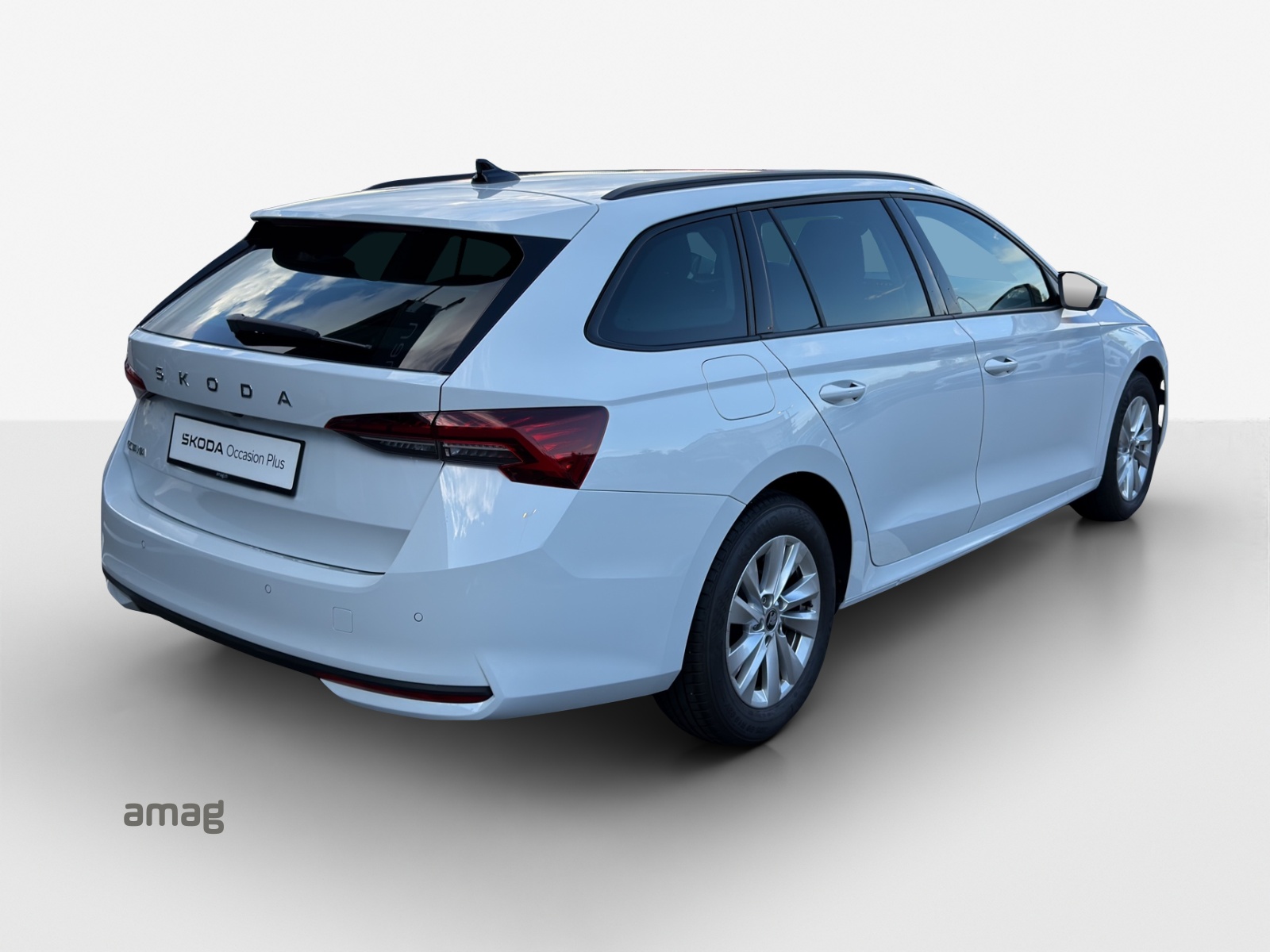 SKODA Octavia Combi 1.5 TSI mHEV DSG Dynamic-image-4