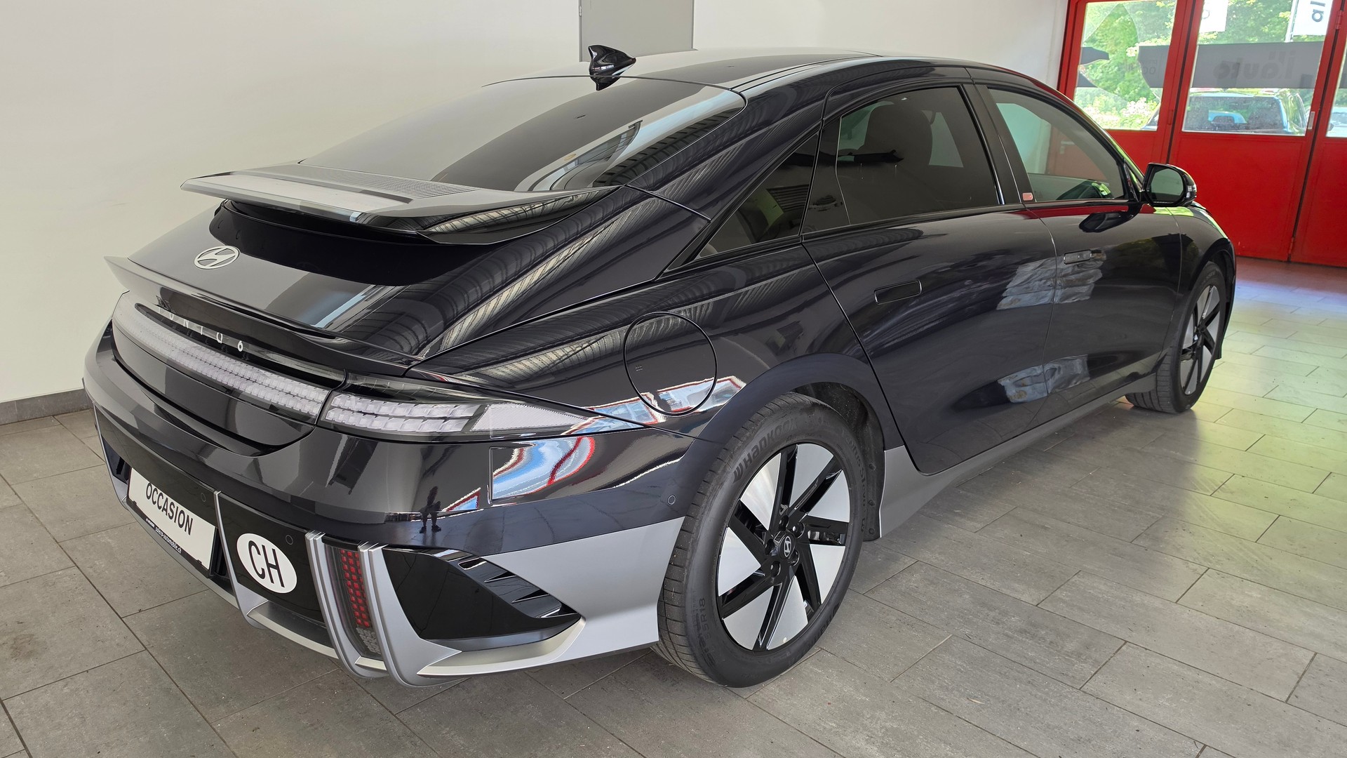 HYUNDAI Ioniq 6 77kWh Launch Edition 4WD-image-3