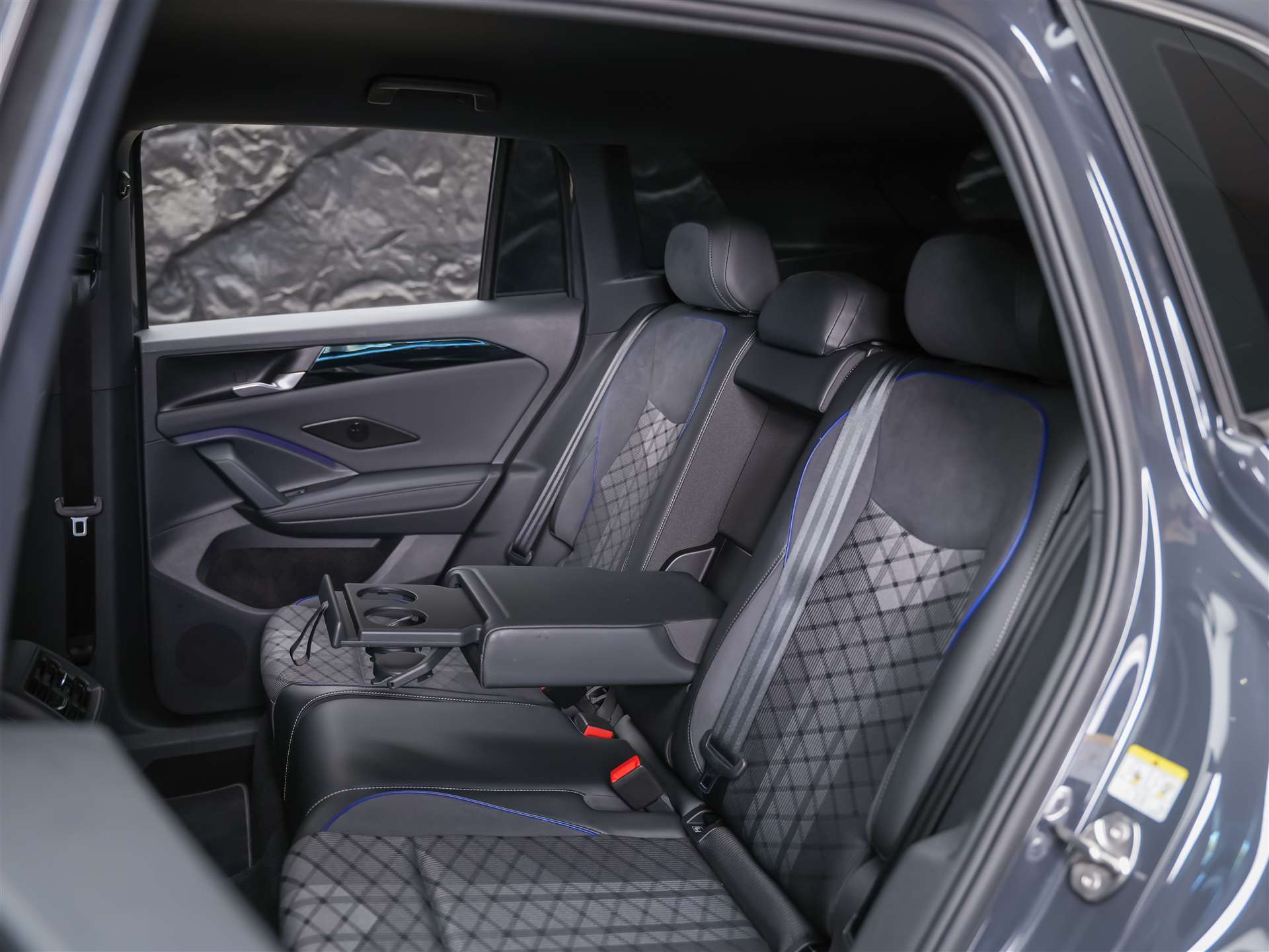 VW Tiguan 1.5 TSI evo2 mHEV R-Line DSG *Head Up*Abstandsregler*Sitzheizung*-image-14