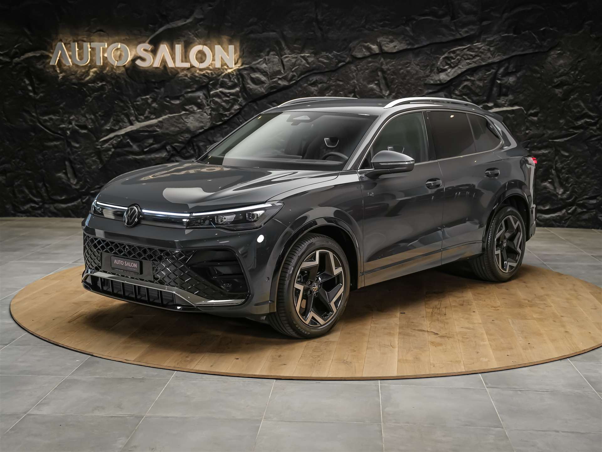 VW Tiguan 1.5 TSI evo2 mHEV R-Line DSG *Head Up*Abstandsregler*Sitzheizung*-image-1