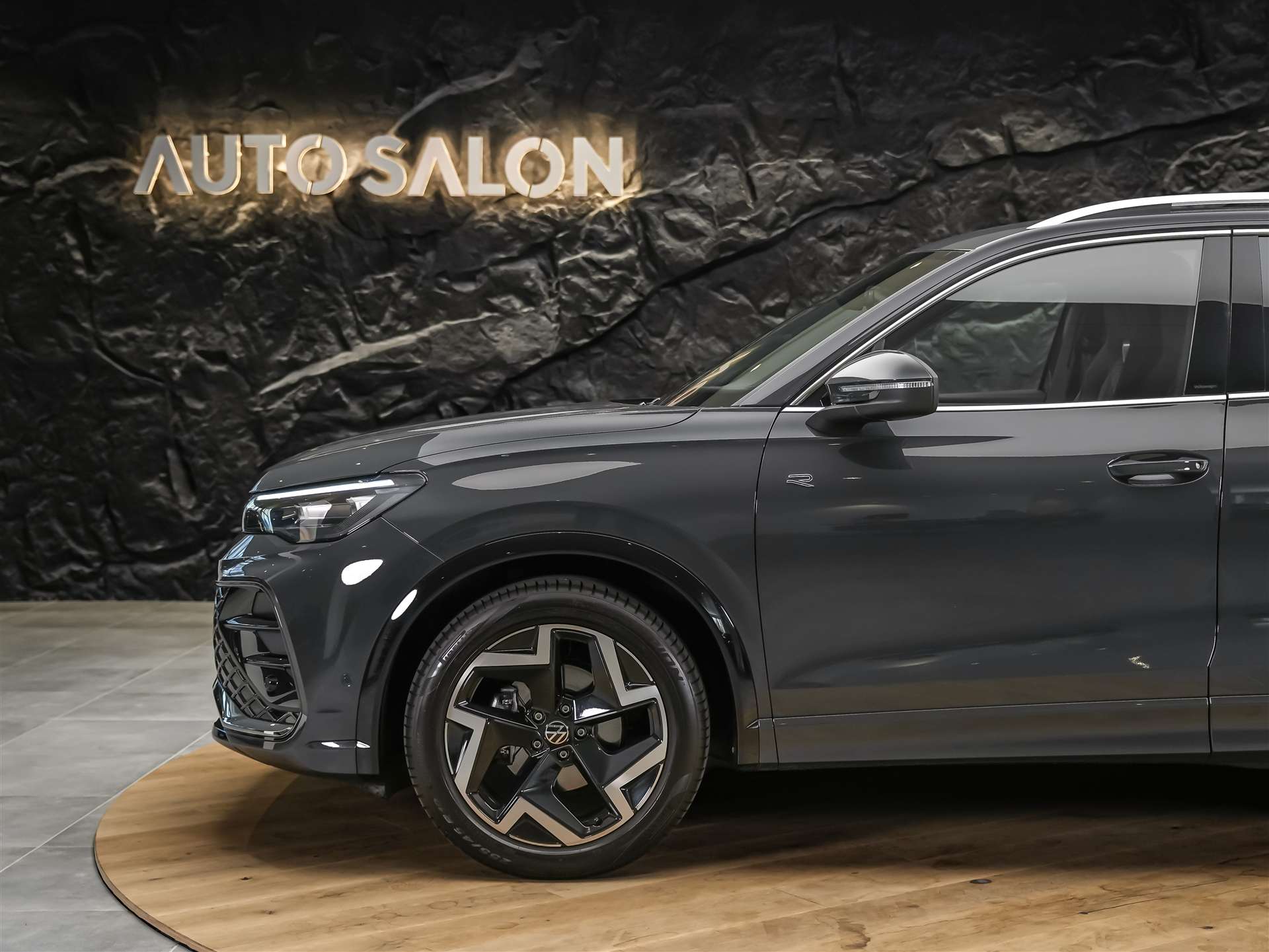 VW Tiguan 1.5 TSI evo2 mHEV R-Line DSG *Head Up*Abstandsregler*Sitzheizung*-image-17