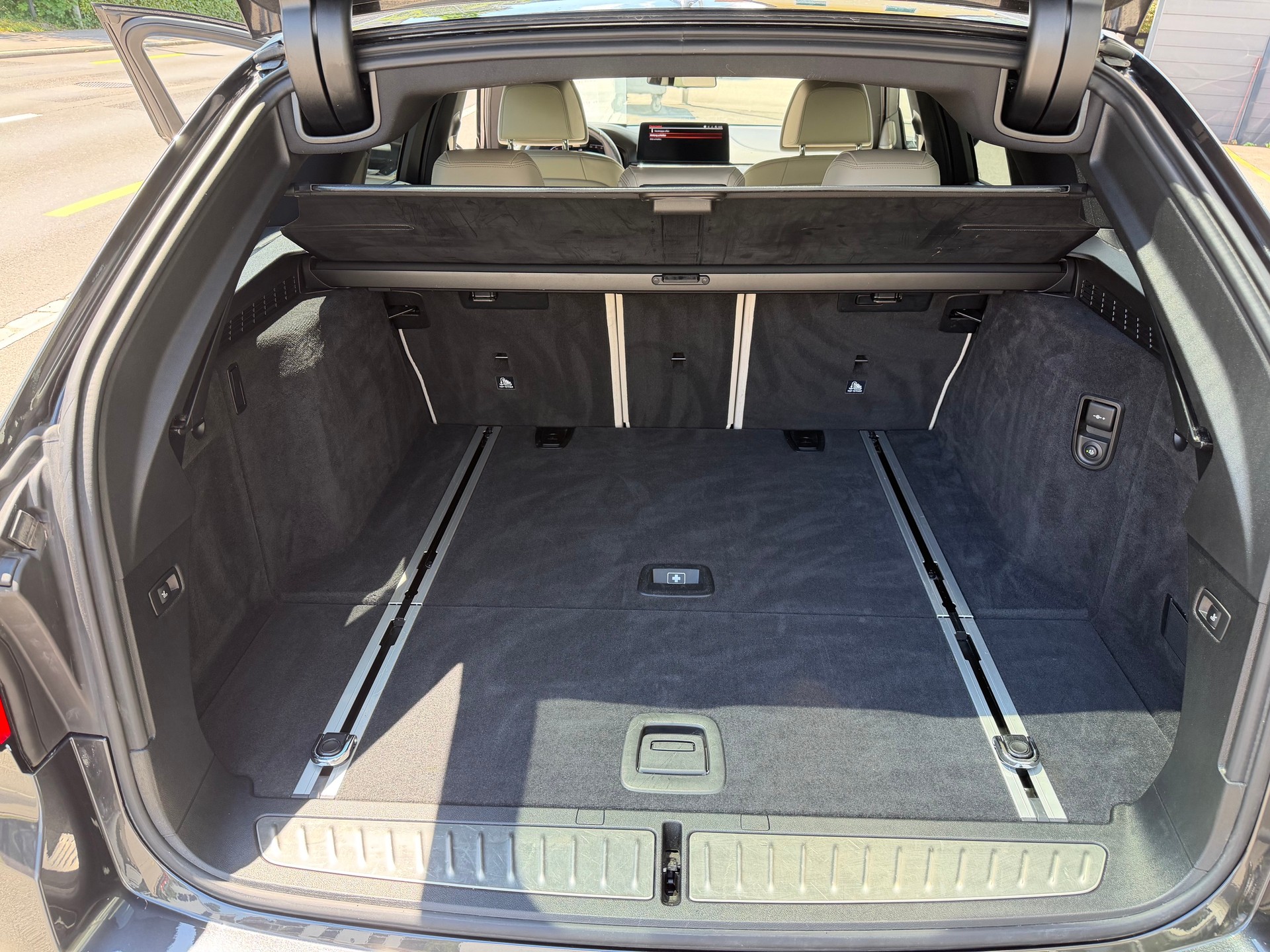 BMW 540d xDrive 48V Touring M Sport Steptronic-image-11