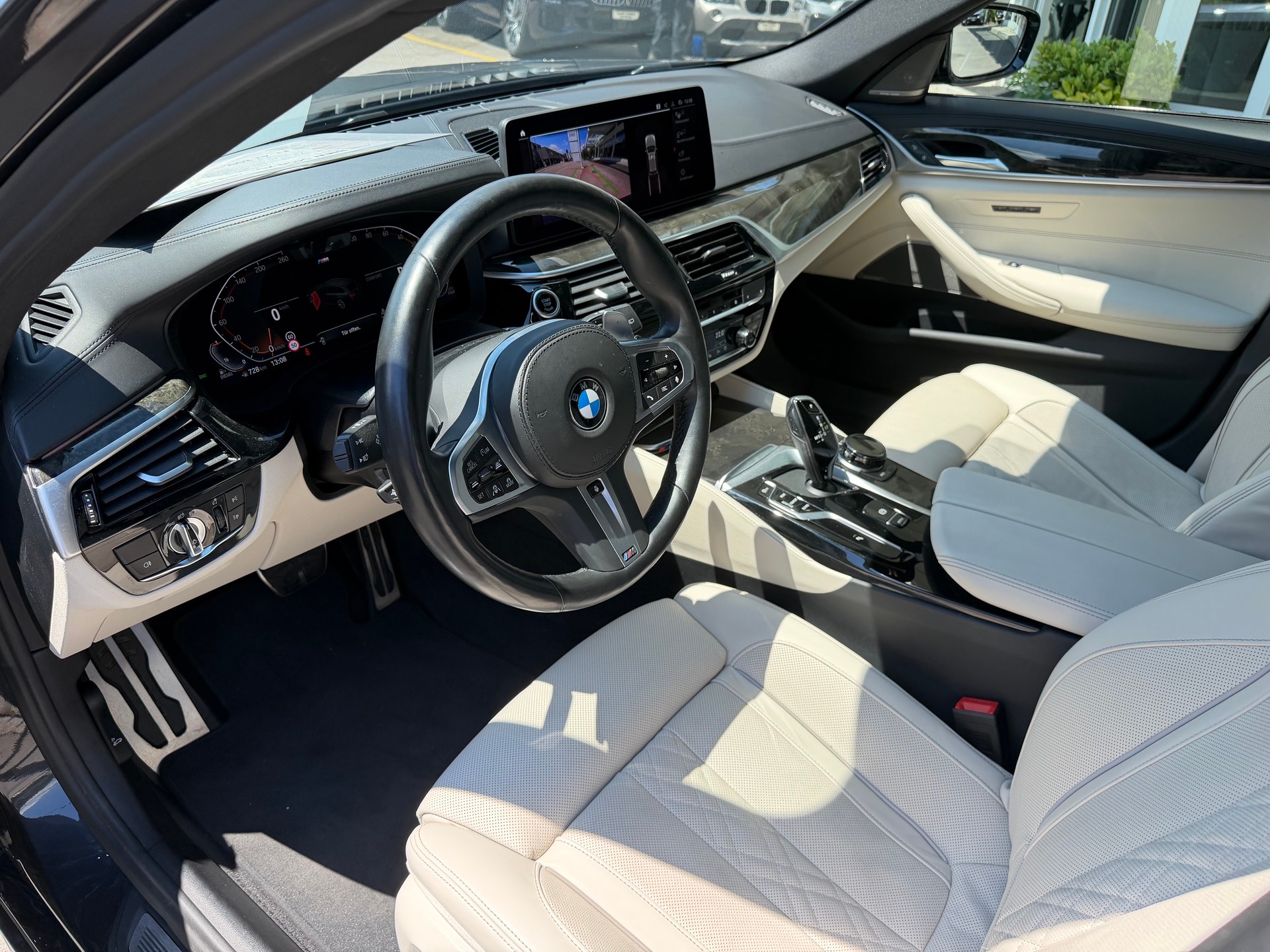 BMW 540d xDrive 48V Touring M Sport Steptronic-image-7