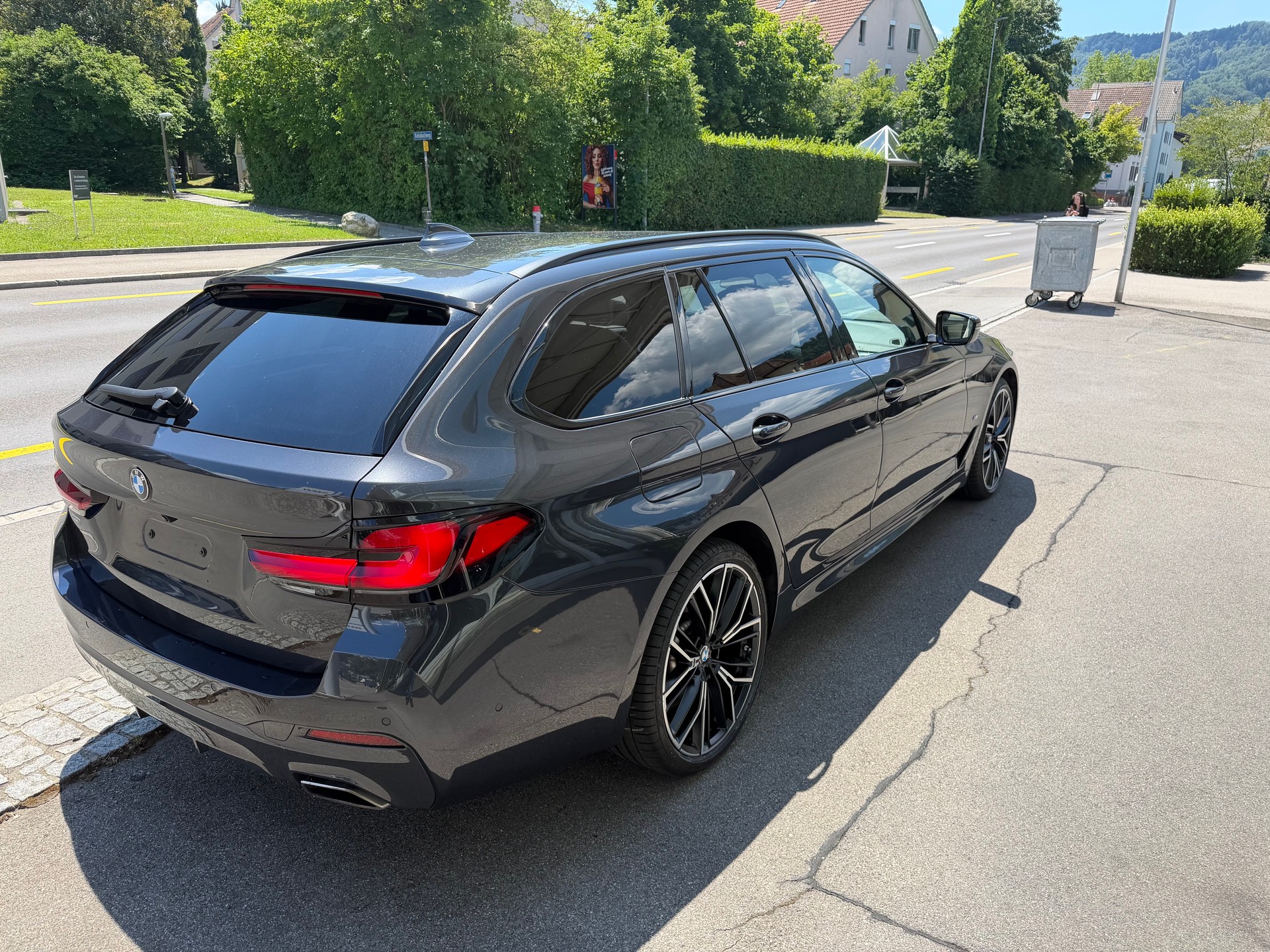 BMW 540d xDrive 48V Touring M Sport Steptronic-image-4