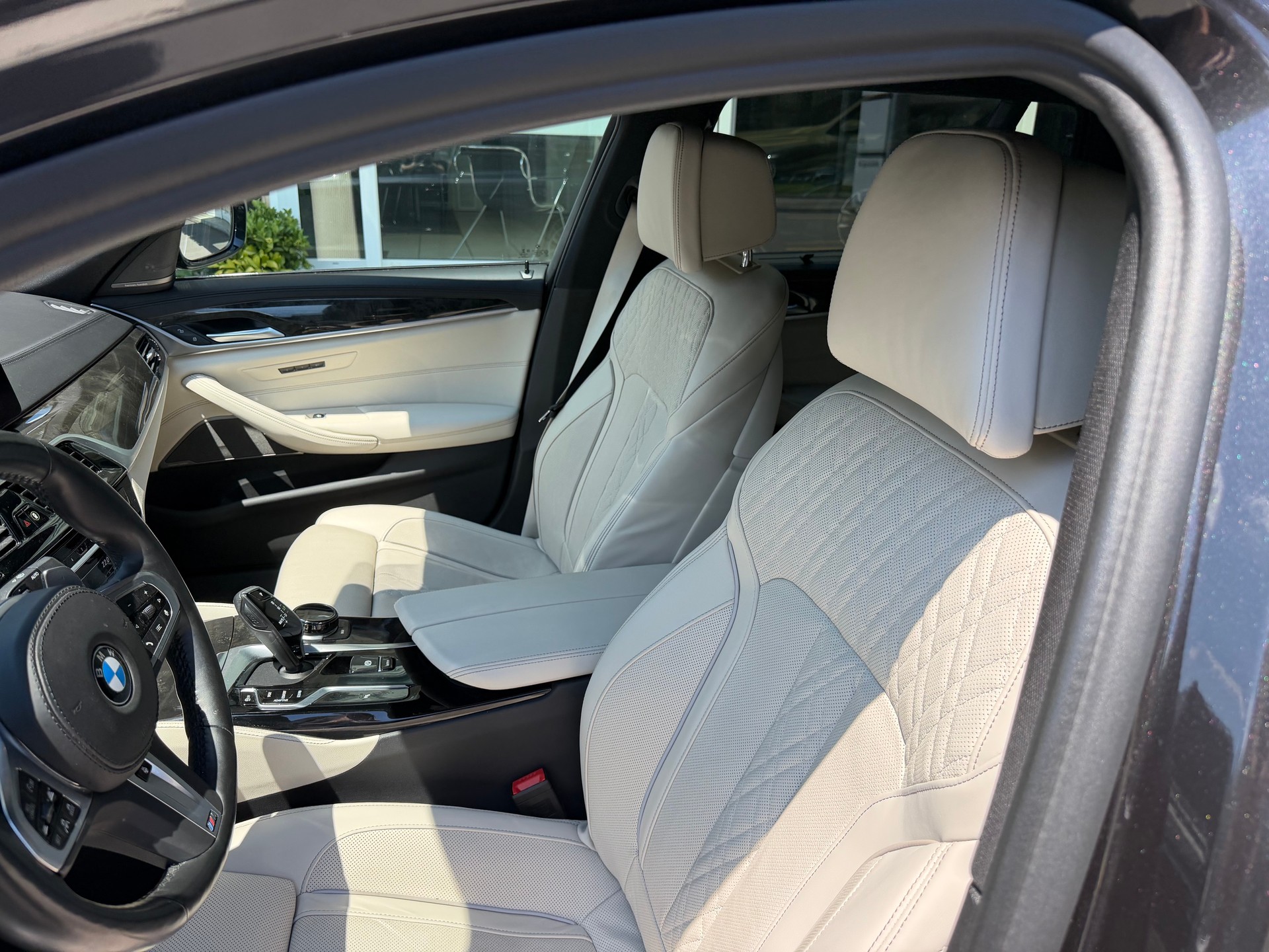 BMW 540d xDrive 48V Touring M Sport Steptronic-image-8