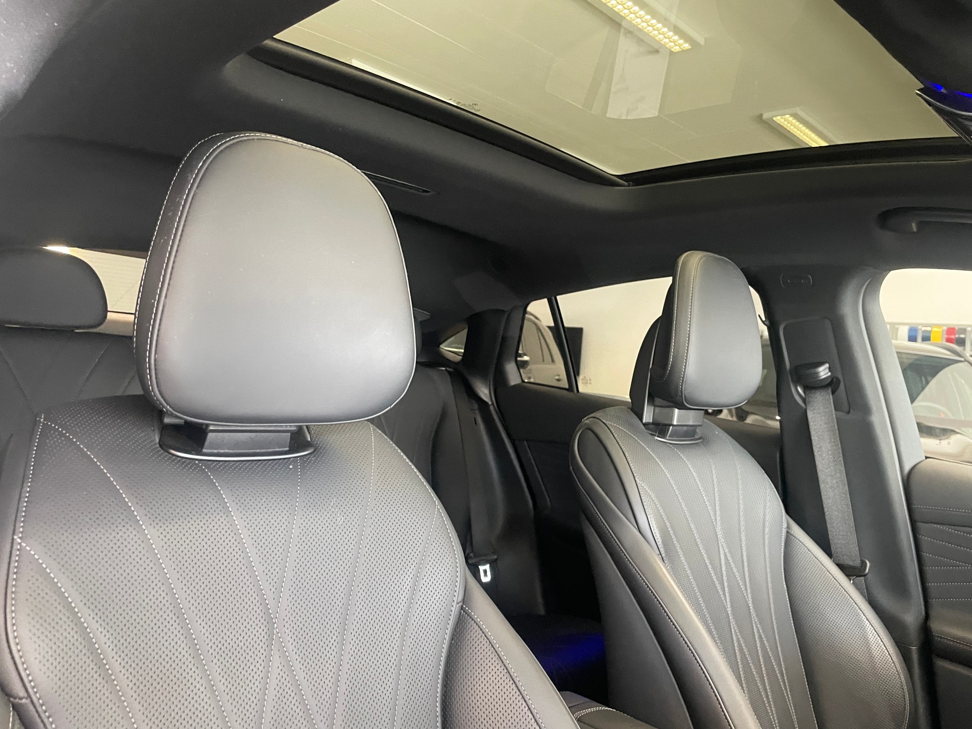 MERCEDES-BENZ GLC Coupé 63 S e AMG Executive Edition 4Matic 9G-Tronic-image-27