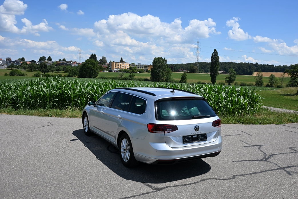 VW Passat Variant 2.0 TDI Business DSG-image-3