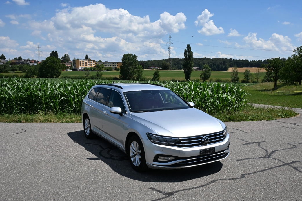 VW Passat Variant 2.0 TDI Business DSG-image-1