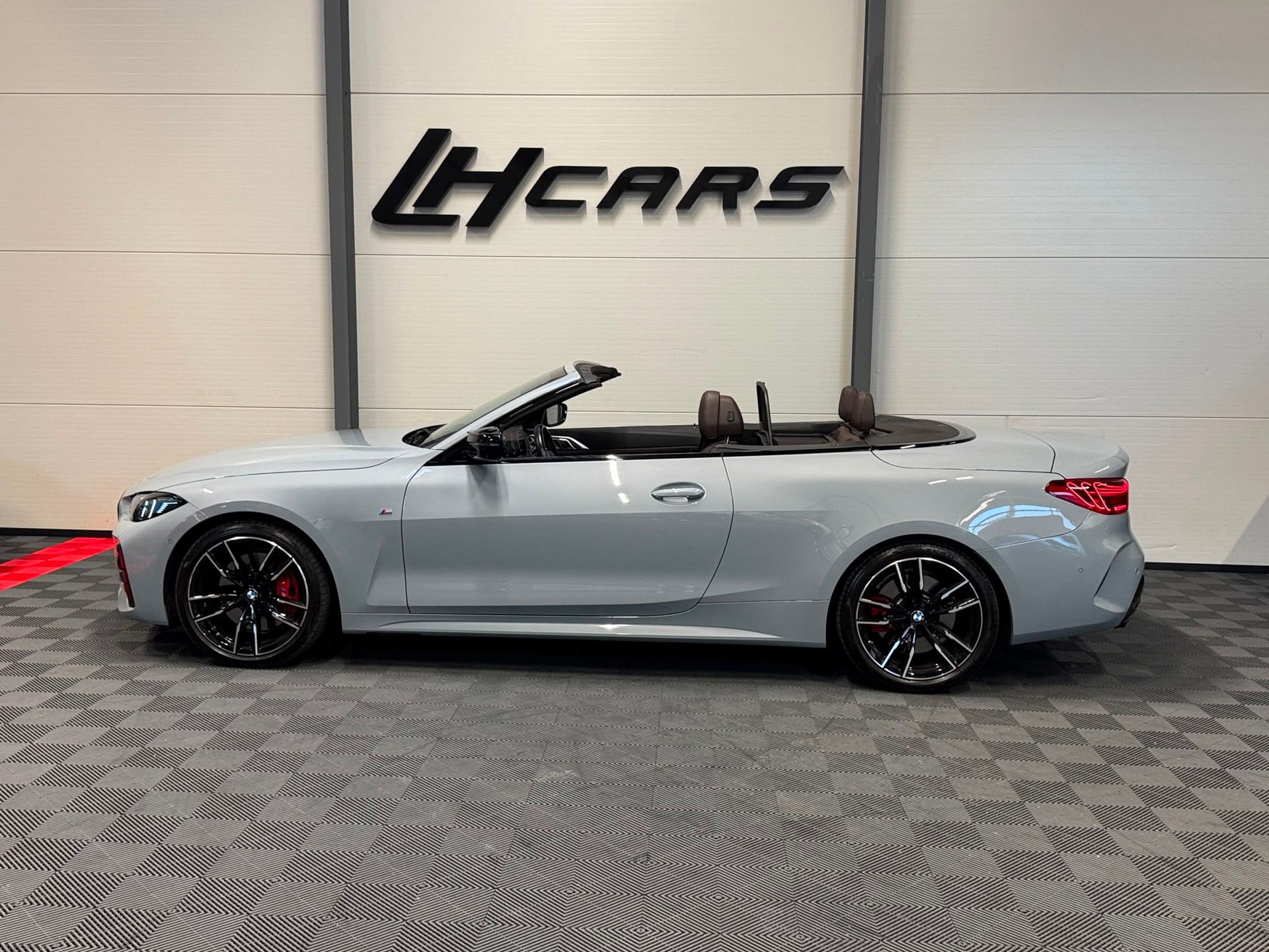 BMW M440i xDrive Cabrio-image-1