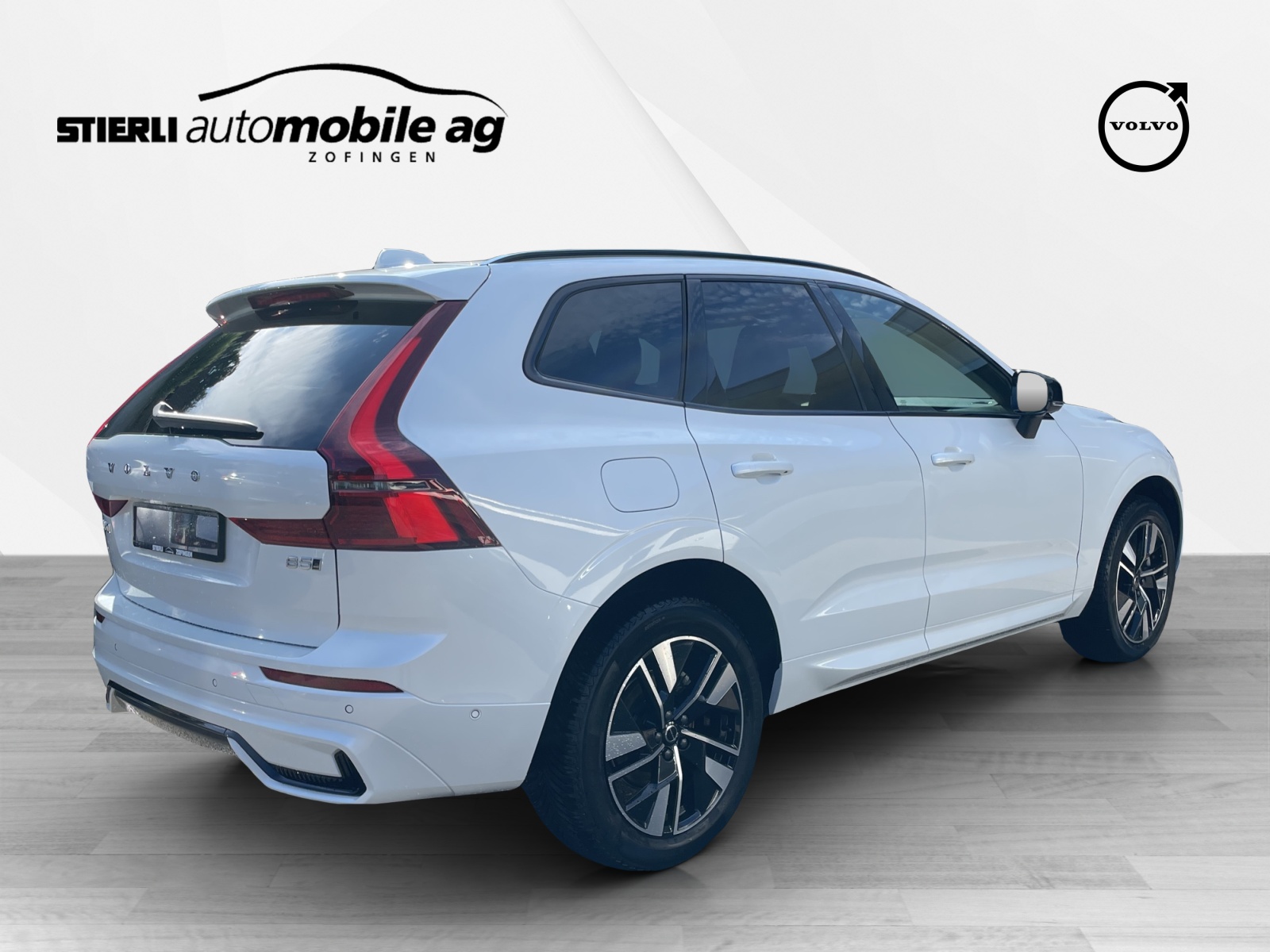 VOLVO XC60 2.0 B5 MH Plus Dark AWD-image-4