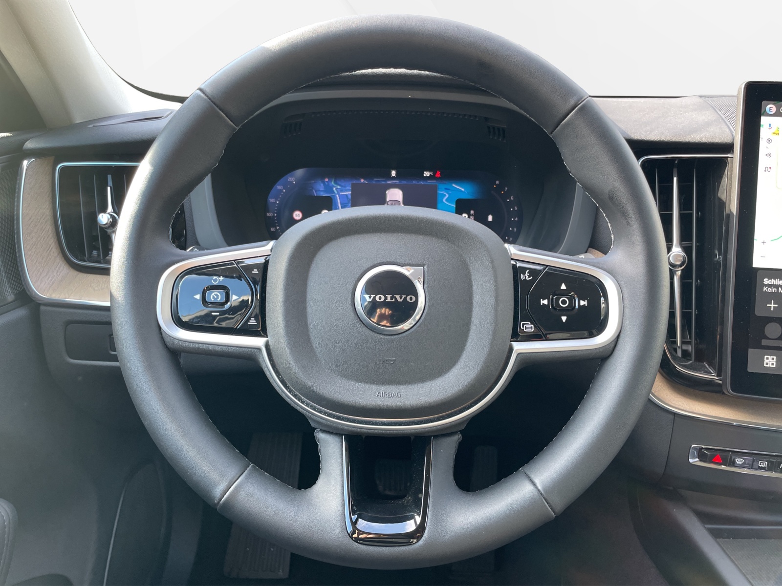 VOLVO XC60 2.0 B5 MH Plus Dark AWD-image-11