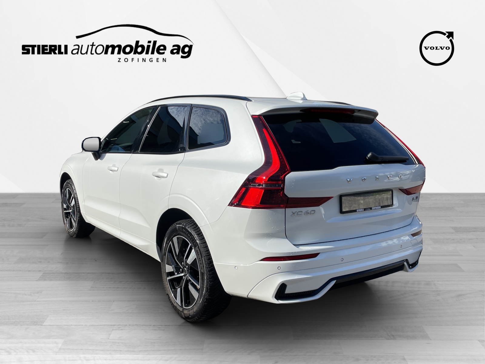 VOLVO XC60 2.0 B5 MH Plus Dark AWD-image-6
