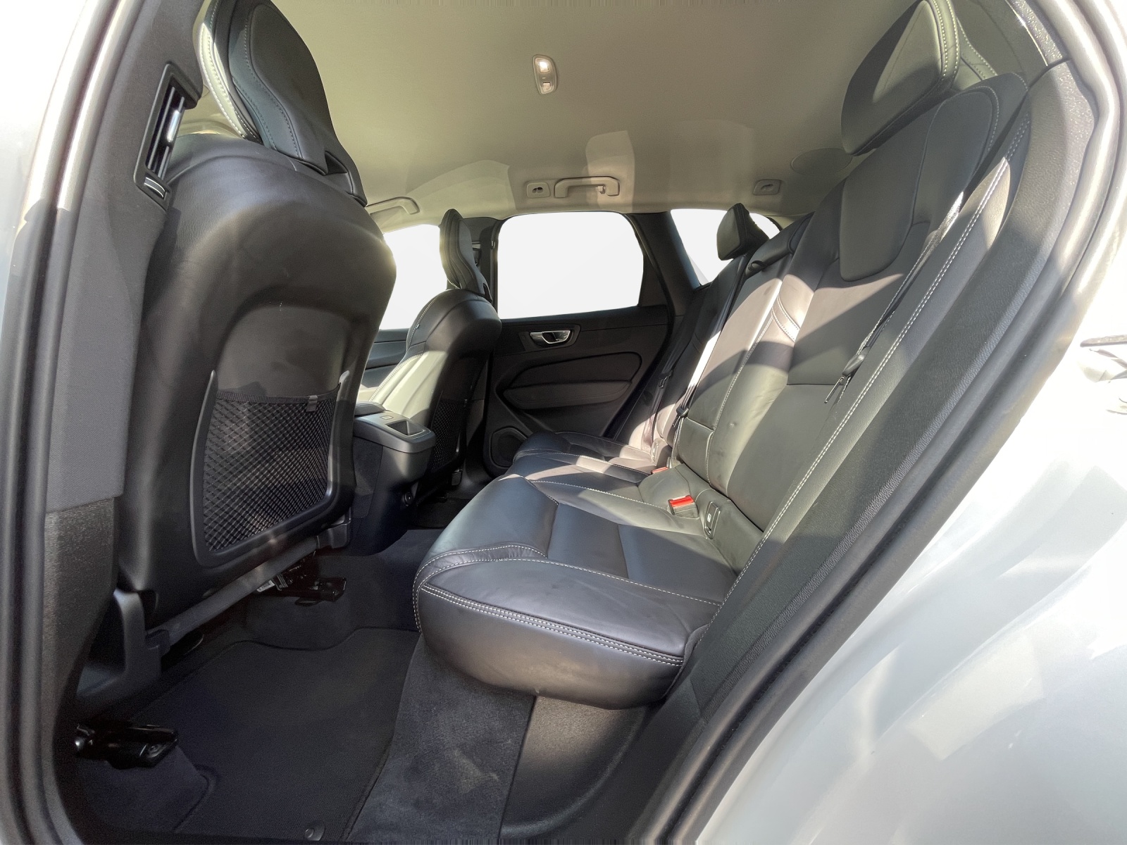 VOLVO XC60 2.0 B5 MH Plus Dark AWD-image-13