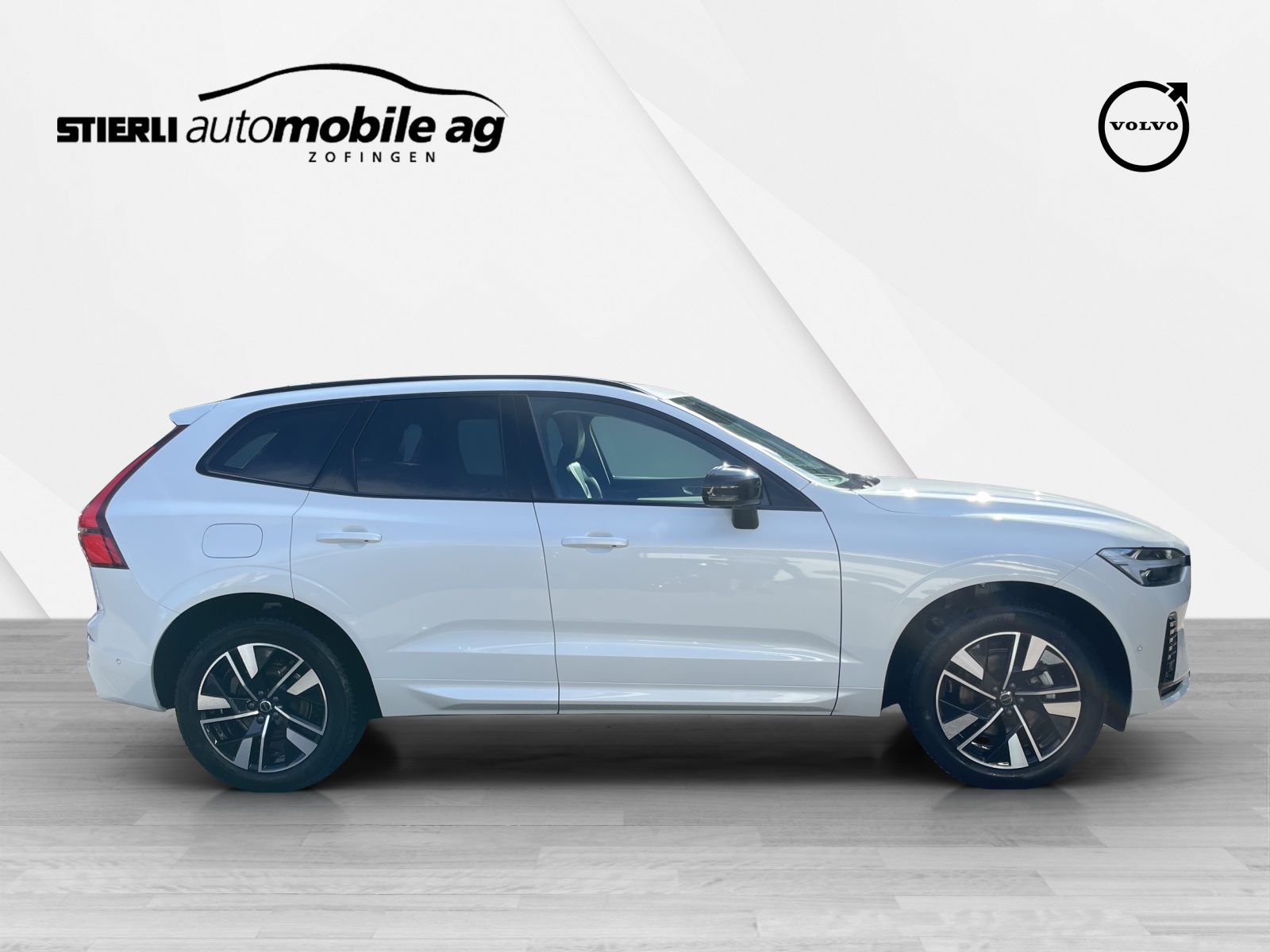 VOLVO XC60 2.0 B5 MH Plus Dark AWD-image-3