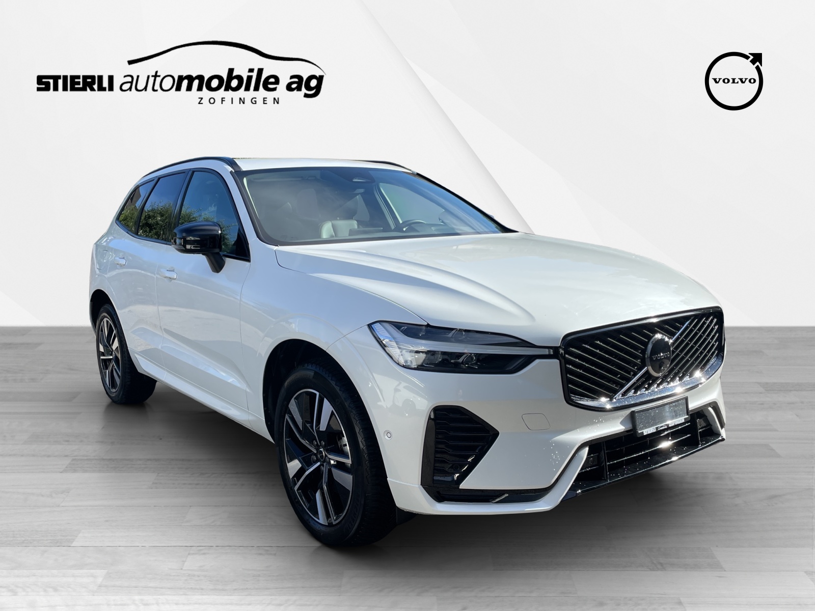 VOLVO XC60 2.0 B5 MH Plus Dark AWD-image-2