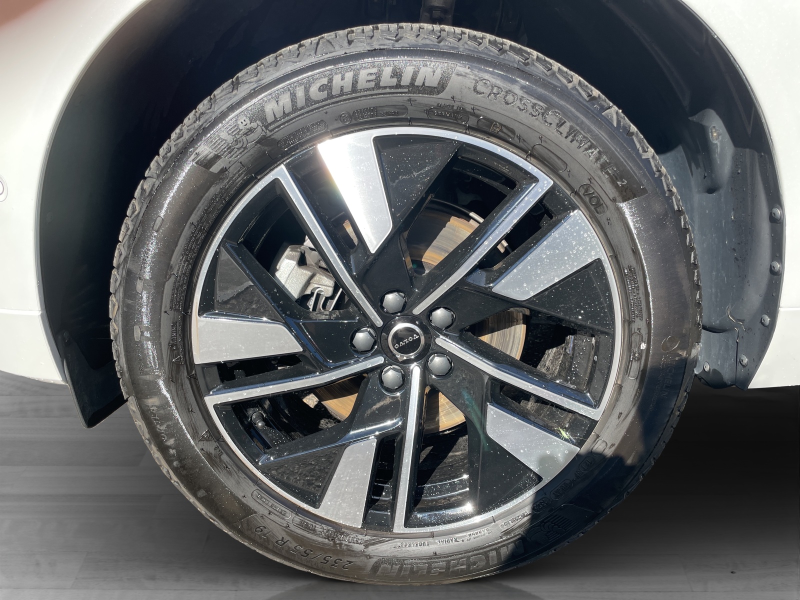 VOLVO XC60 2.0 B5 MH Plus Dark AWD-image-8