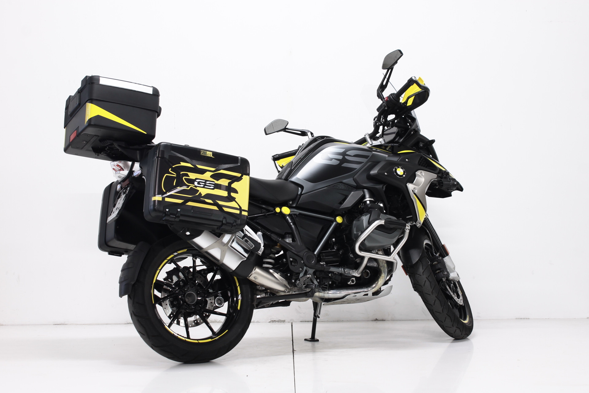BMW R 1250 GS Triple Black-showroom-element-2
