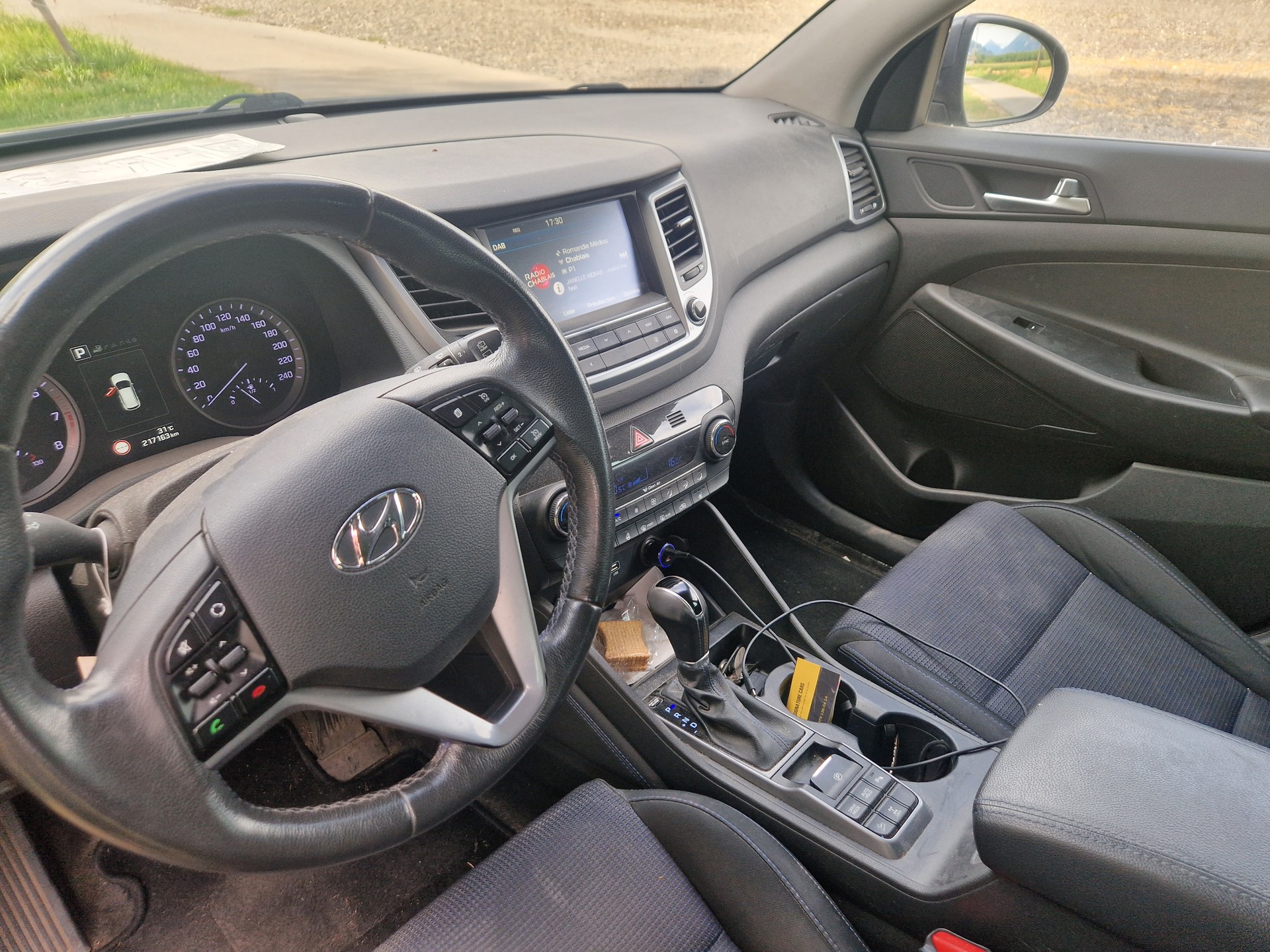 HYUNDAI Tucson 1.6 TGDI Plena 4WD Automatic-image-9
