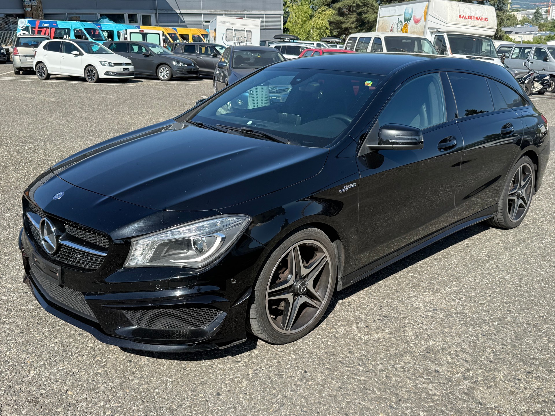 MERCEDES-BENZ CLA Shooting Brake 200 AMG Line 7G-DCT-image-0