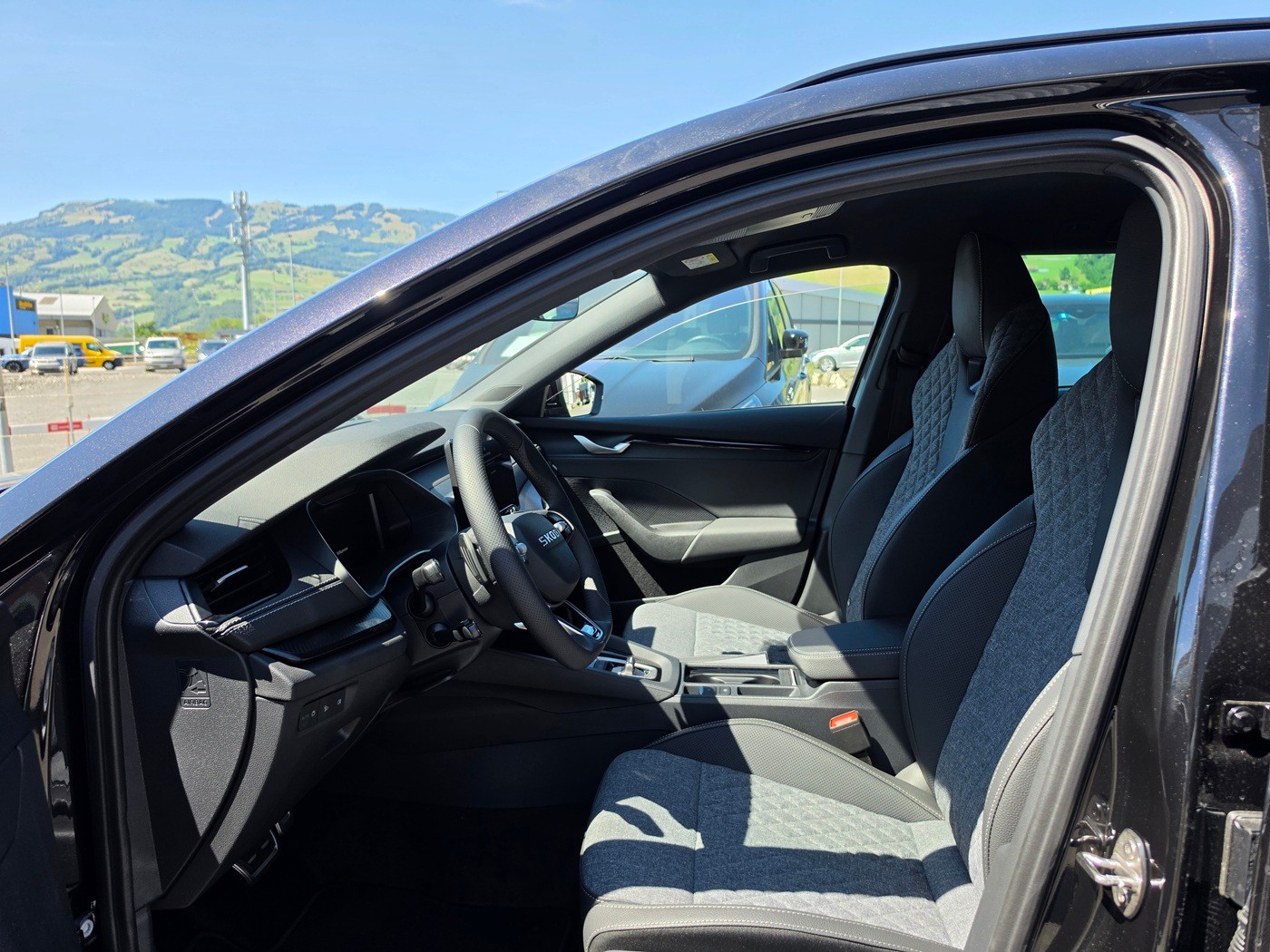 SKODA Octavia Combi 2.0 TSI DSG Dynamic 4x4-image-7