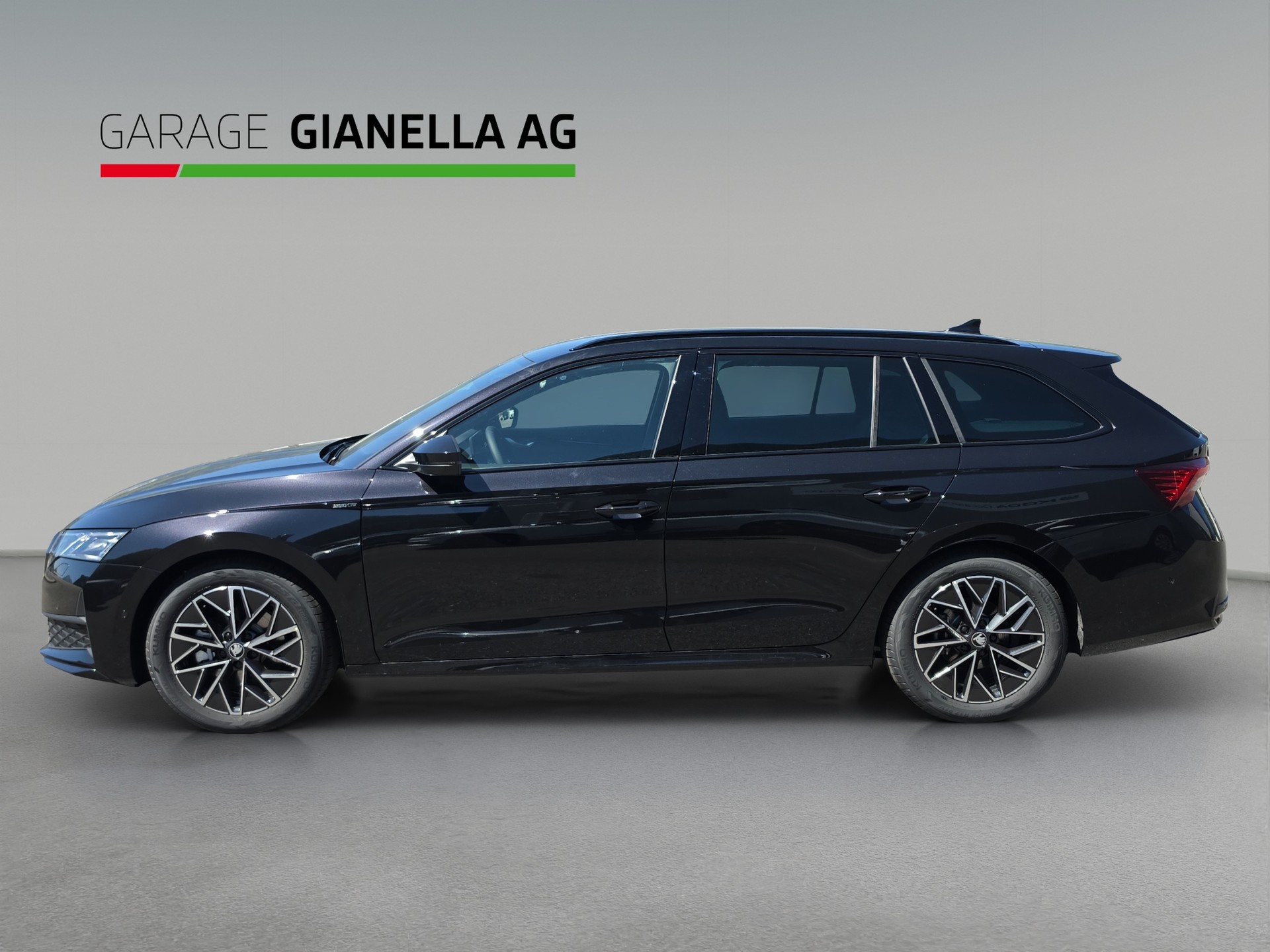 SKODA Octavia Combi 2.0 TSI DSG Dynamic 4x4-showroom-element-1