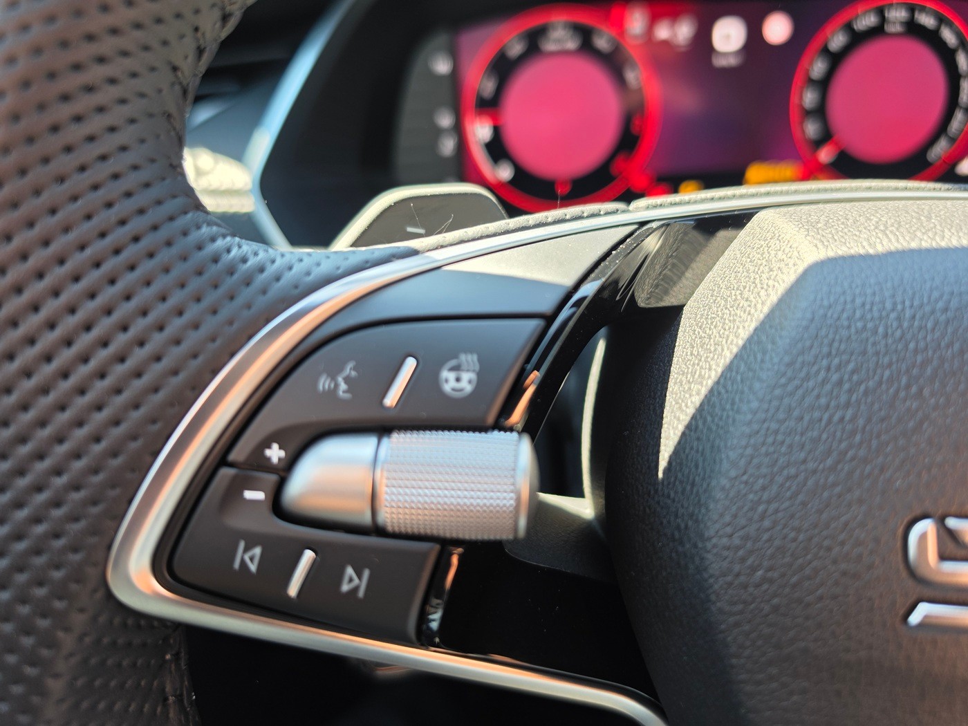 SKODA Octavia Combi 2.0 TSI DSG Dynamic 4x4-image-16