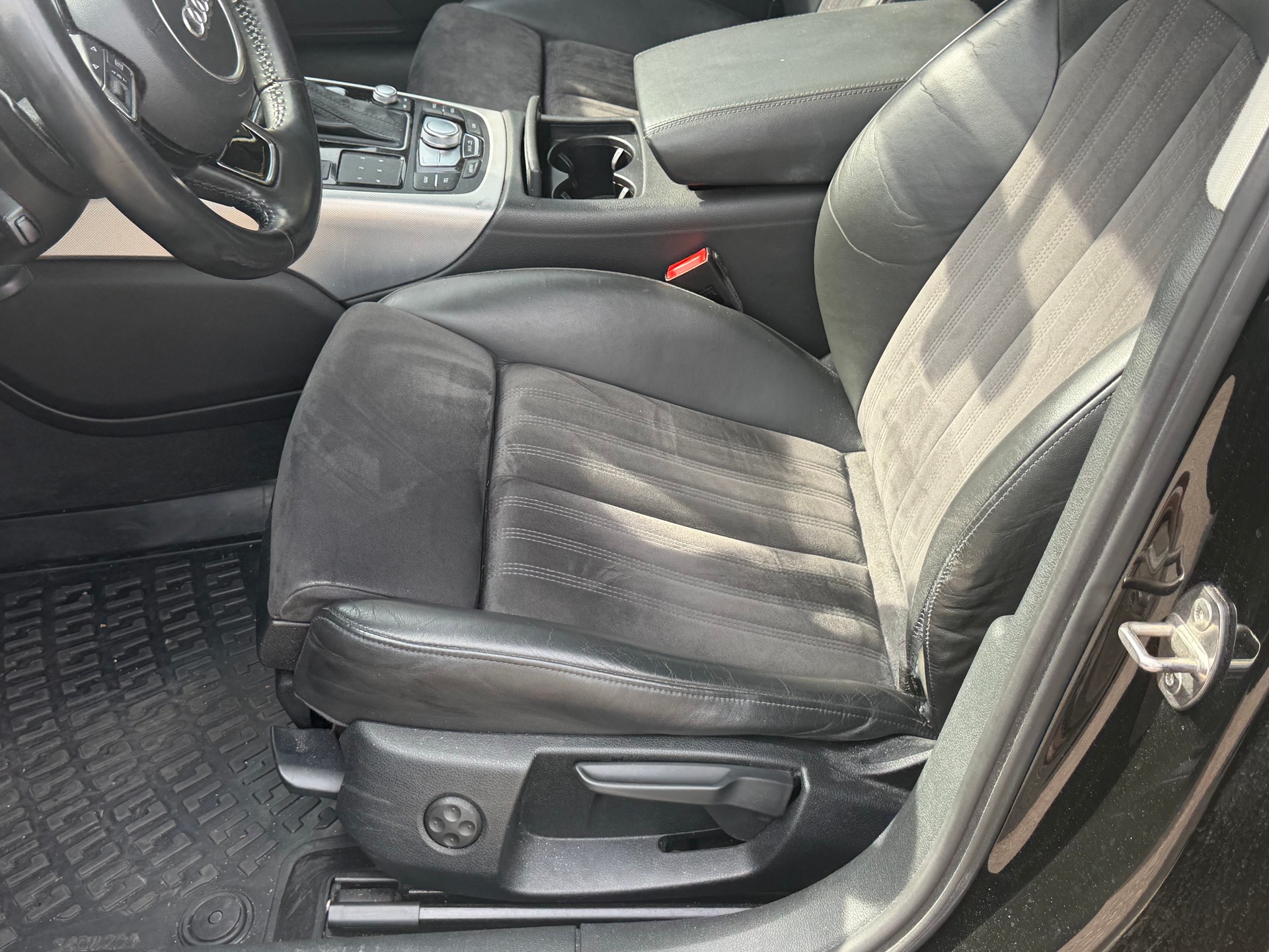AUDI A6 Avant 2.0 TDI S-tronic-image-14
