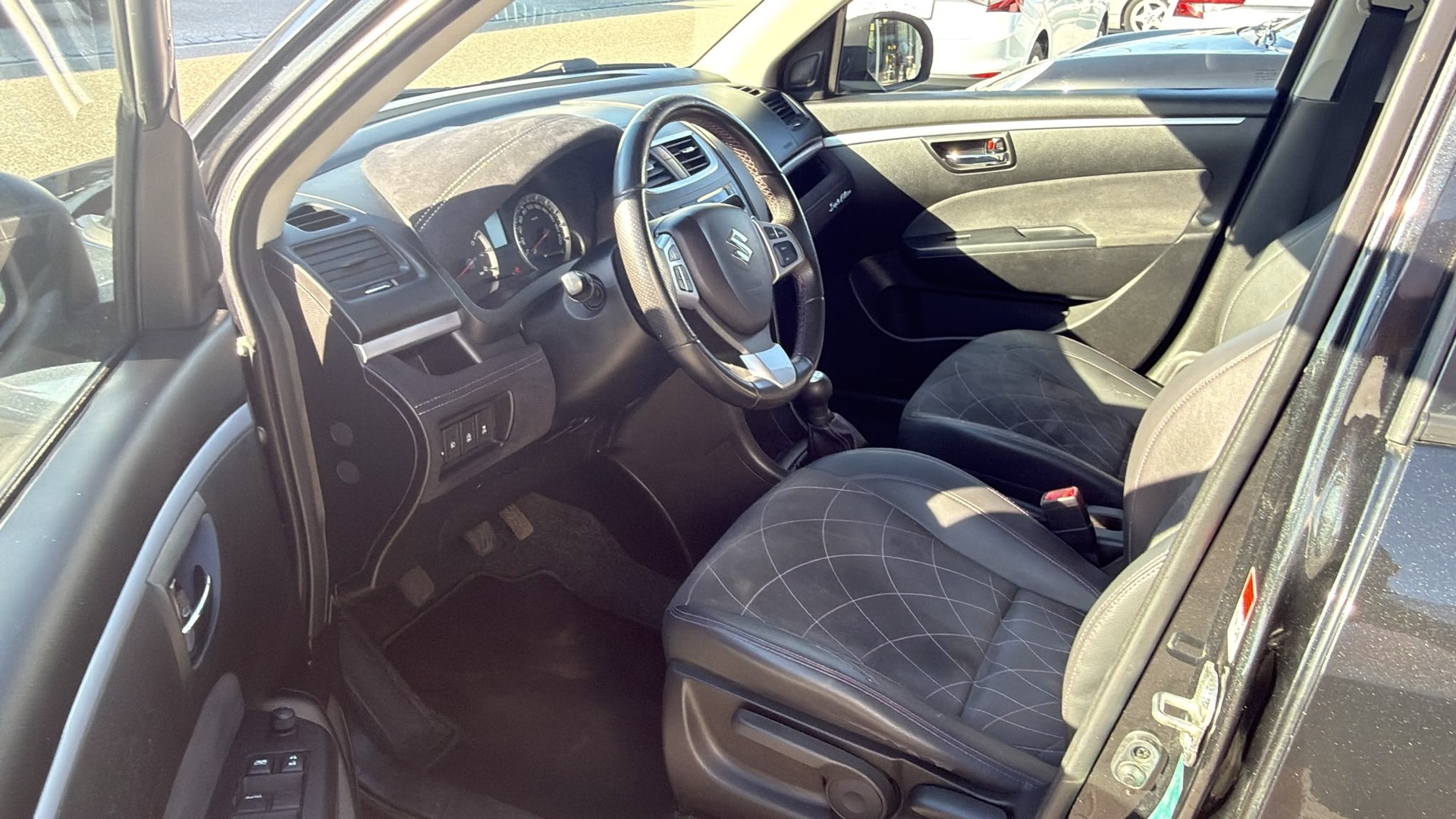 SUZUKI Swift 1.2i 16V Sergio Cellano 4x4-image-22